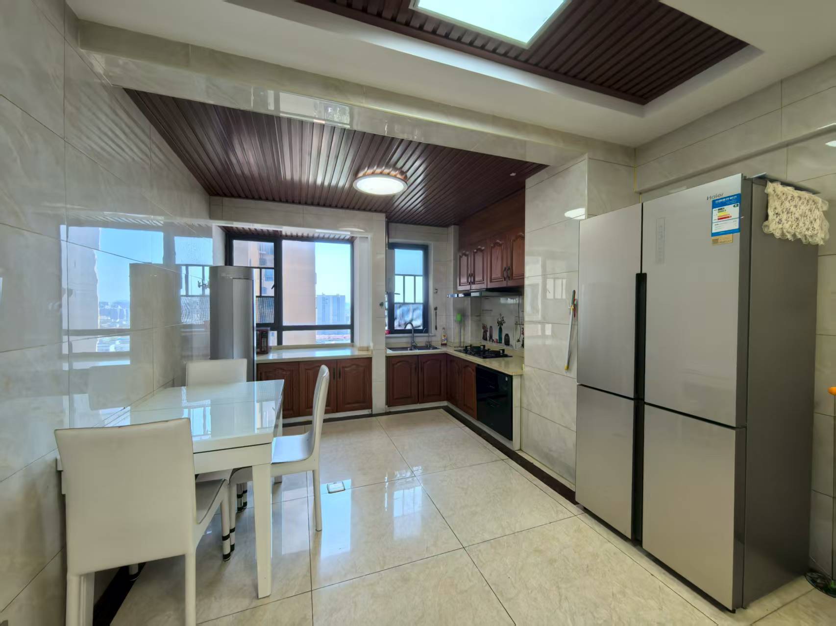 盛世时代广场 2室2厅1卫 1800.0元/月 盛世时代广场 2室2厅1卫 1800.0元/月室内图