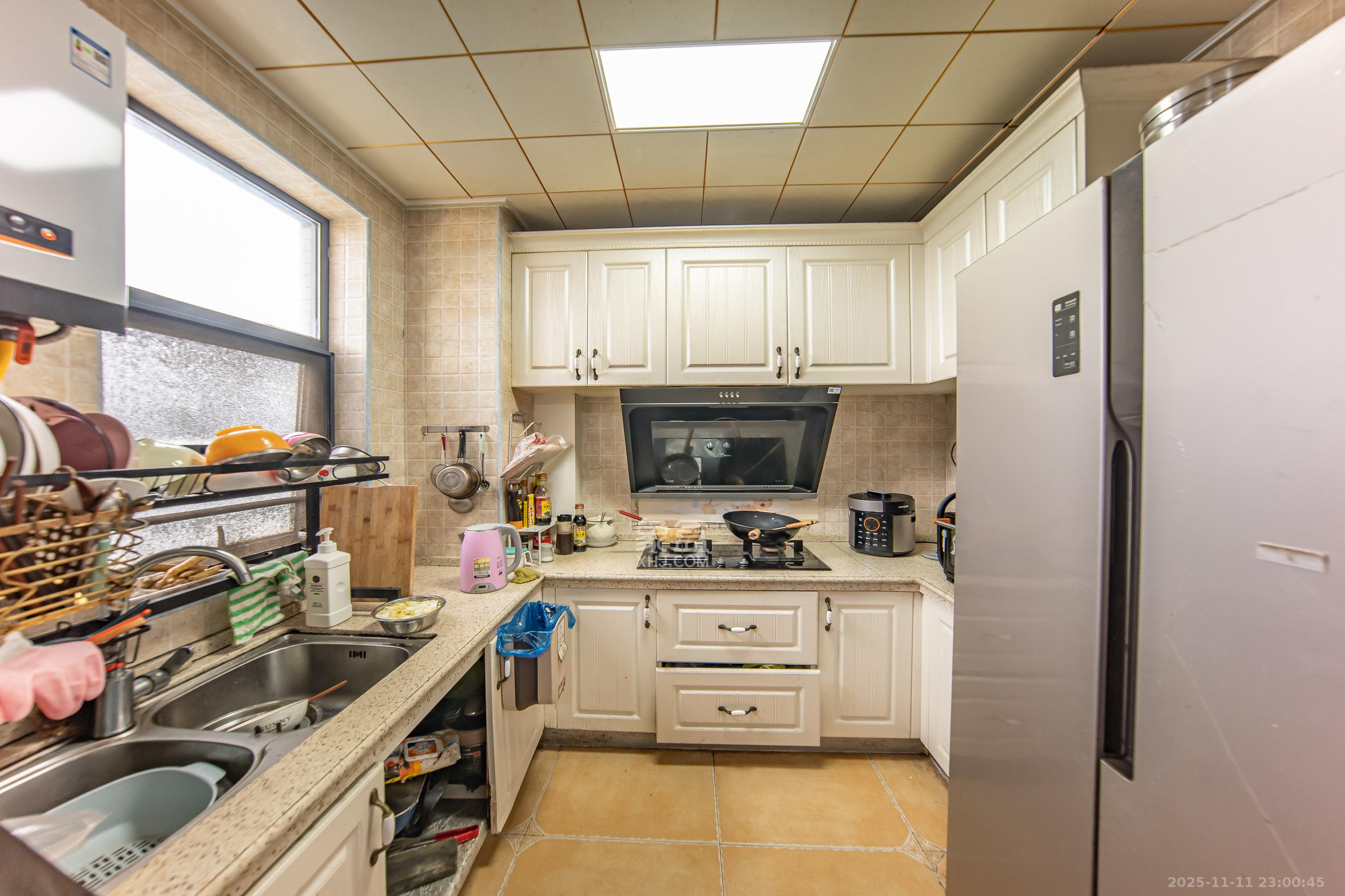 兰亭湾畔 3室2厅1卫 88.0万 兰亭湾畔 3室2厅1卫 88.0万厨房