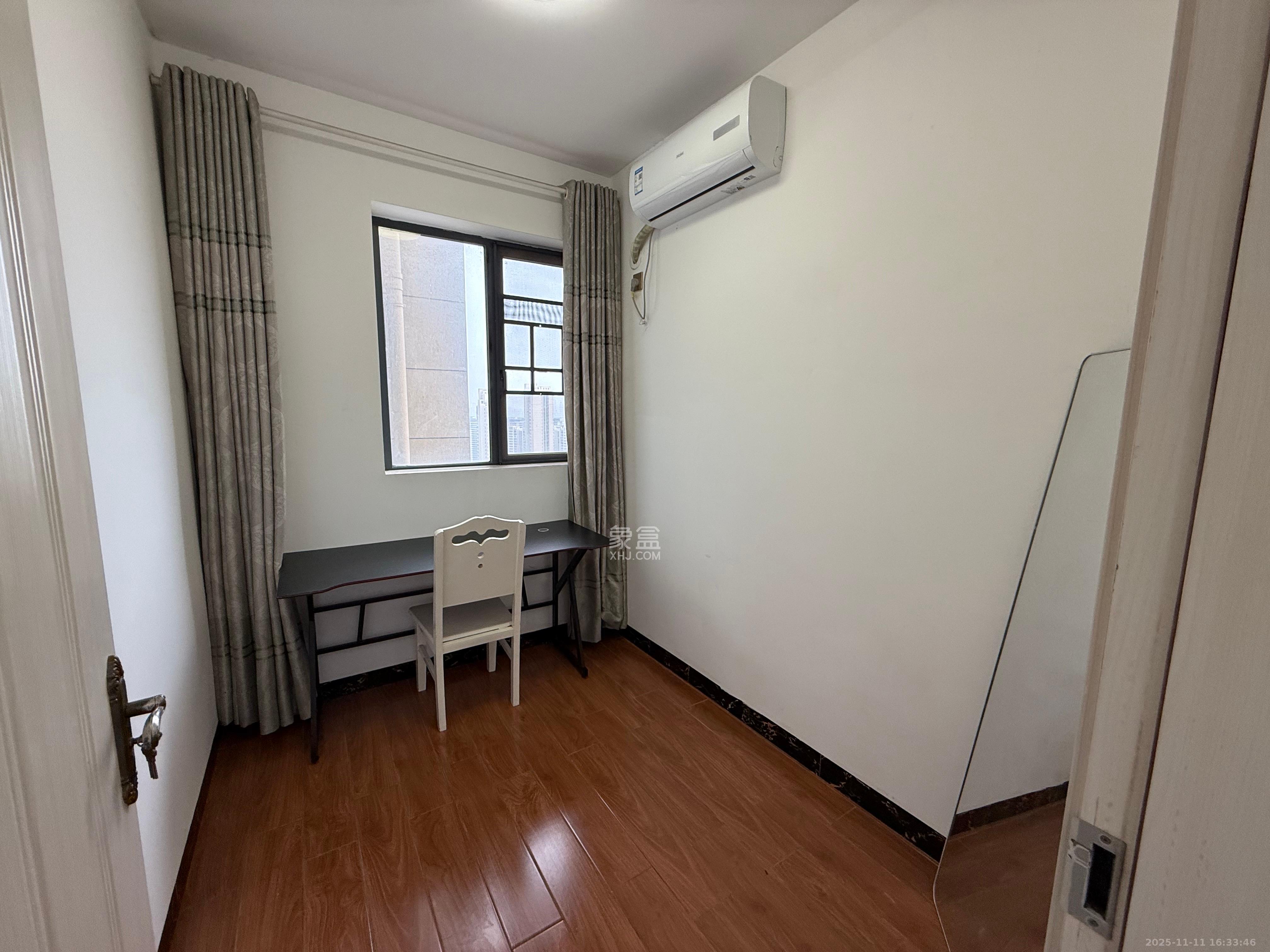 嘉宇银杉(嘉宇西苑) 3室2厅1卫 2000.0元/月 嘉宇银杉(嘉宇西苑) 3室2厅1卫 2000.0元/月室内图