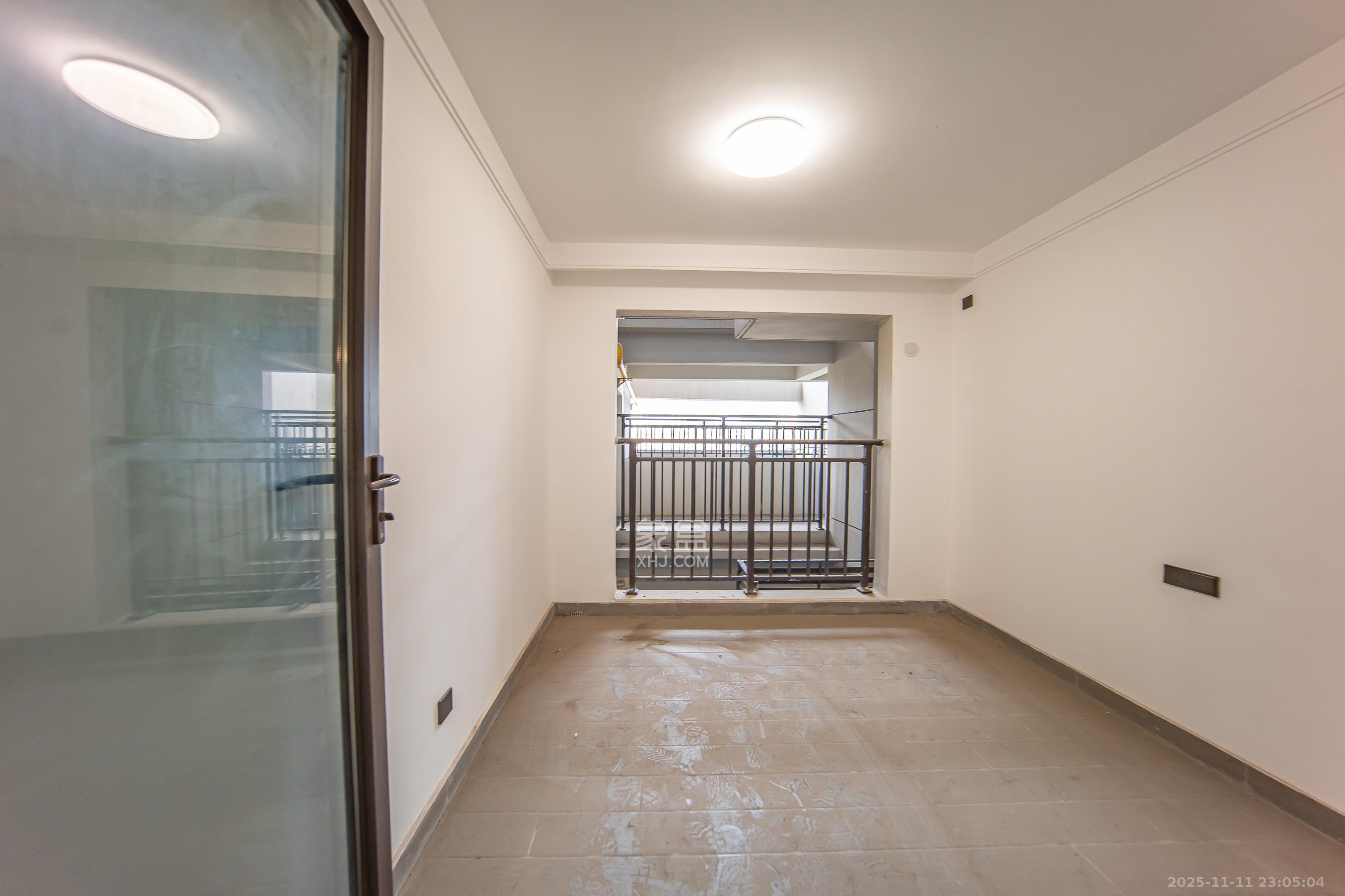 旭辉国宸府 3室2厅2卫 112.0万 旭辉国宸府 3室2厅2卫 112.0万卧室