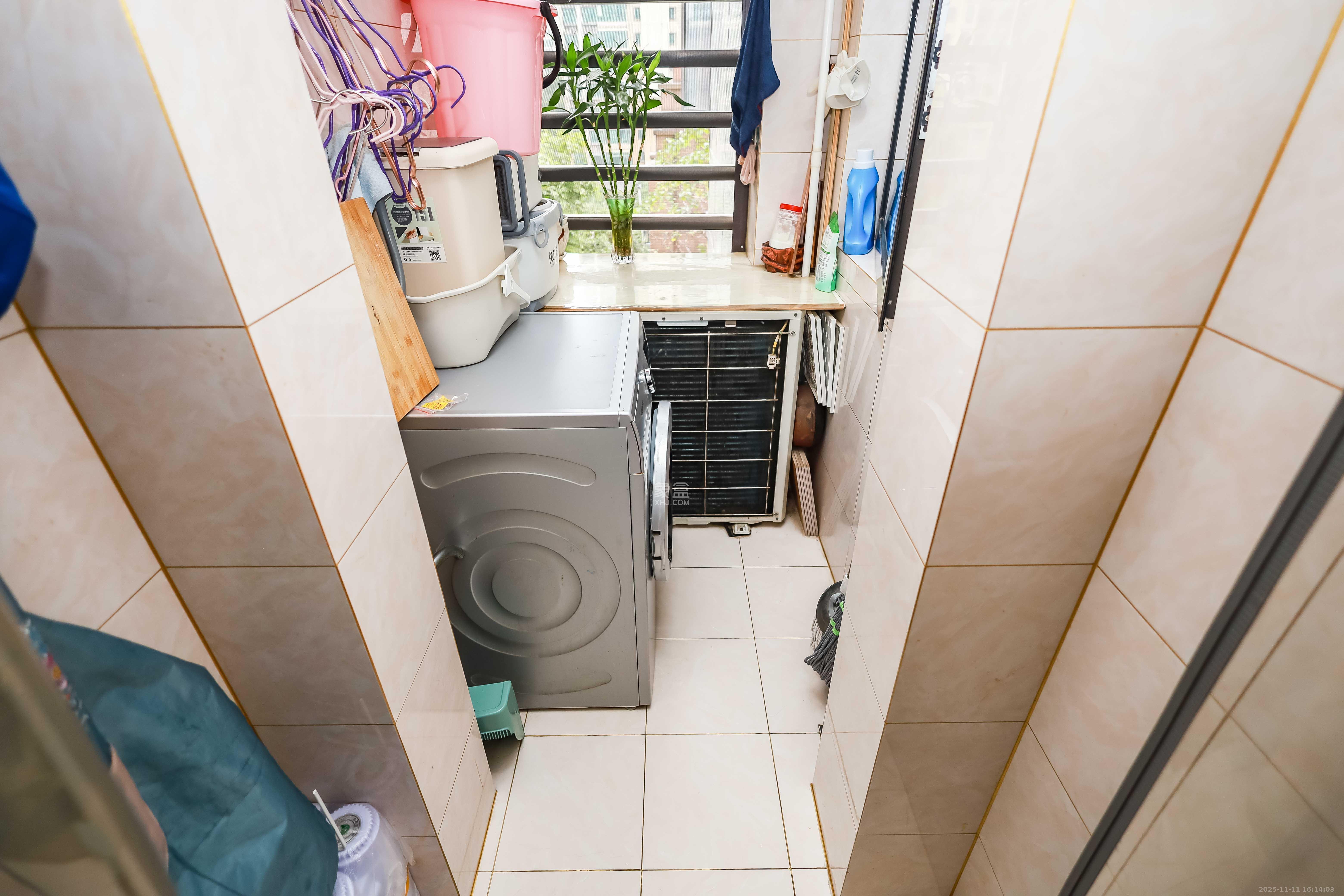 万象府台  3室2厅2卫    238.0万阳台