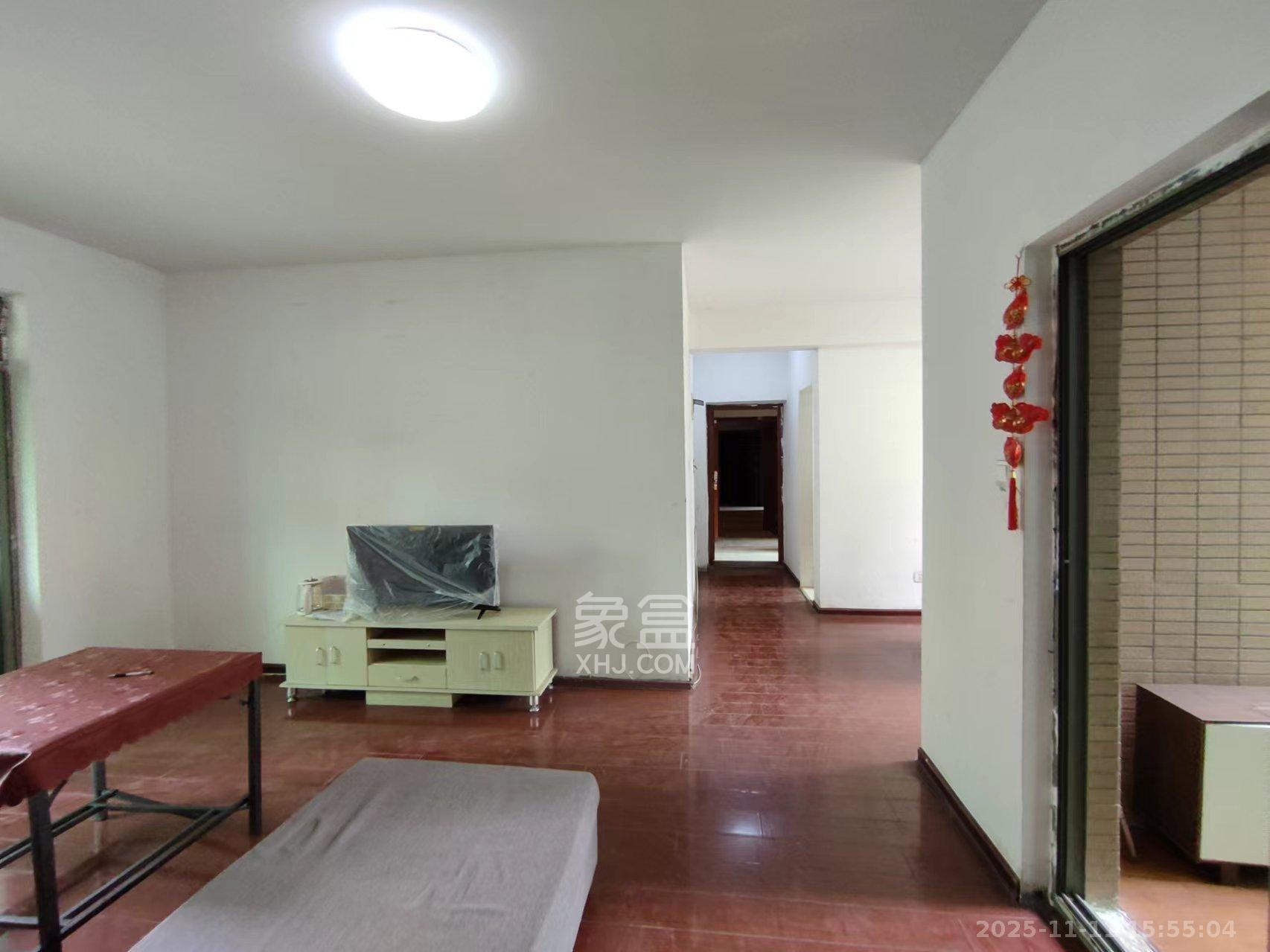 新城新世界一二三期  1室1厅1卫    2300.0元/月