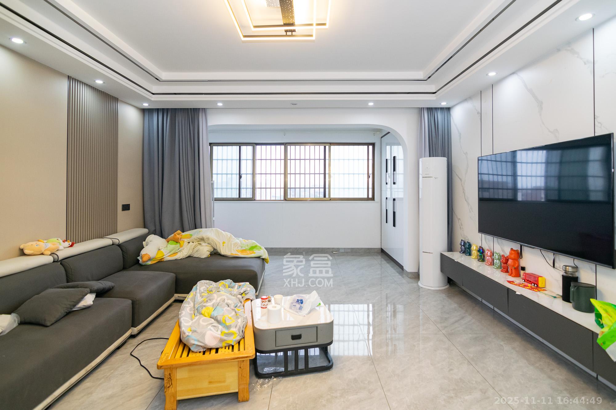 高塘览胜  4室2厅2卫    71.8万