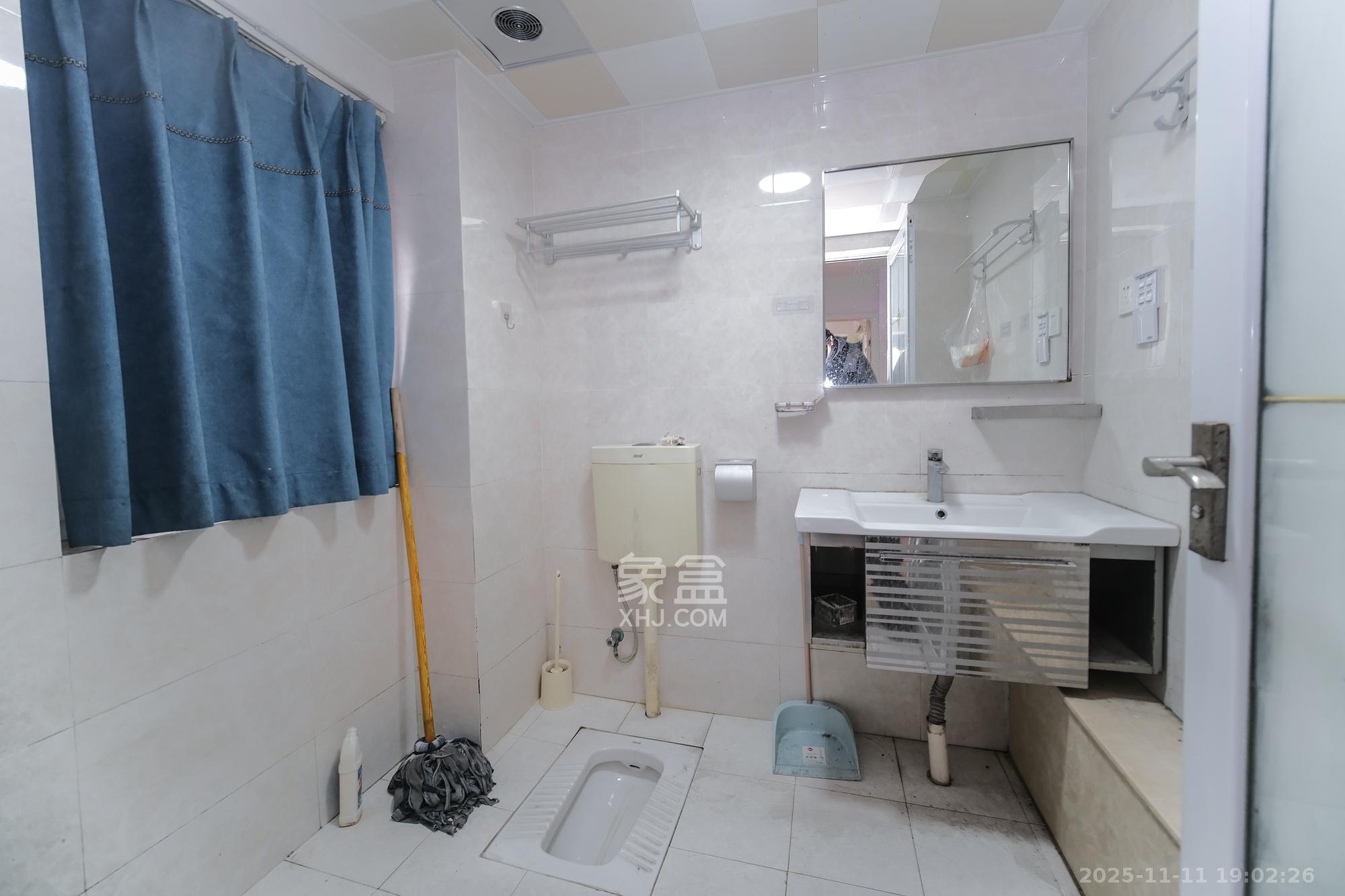 山水湾  2室2厅1卫    45.0万卫生间