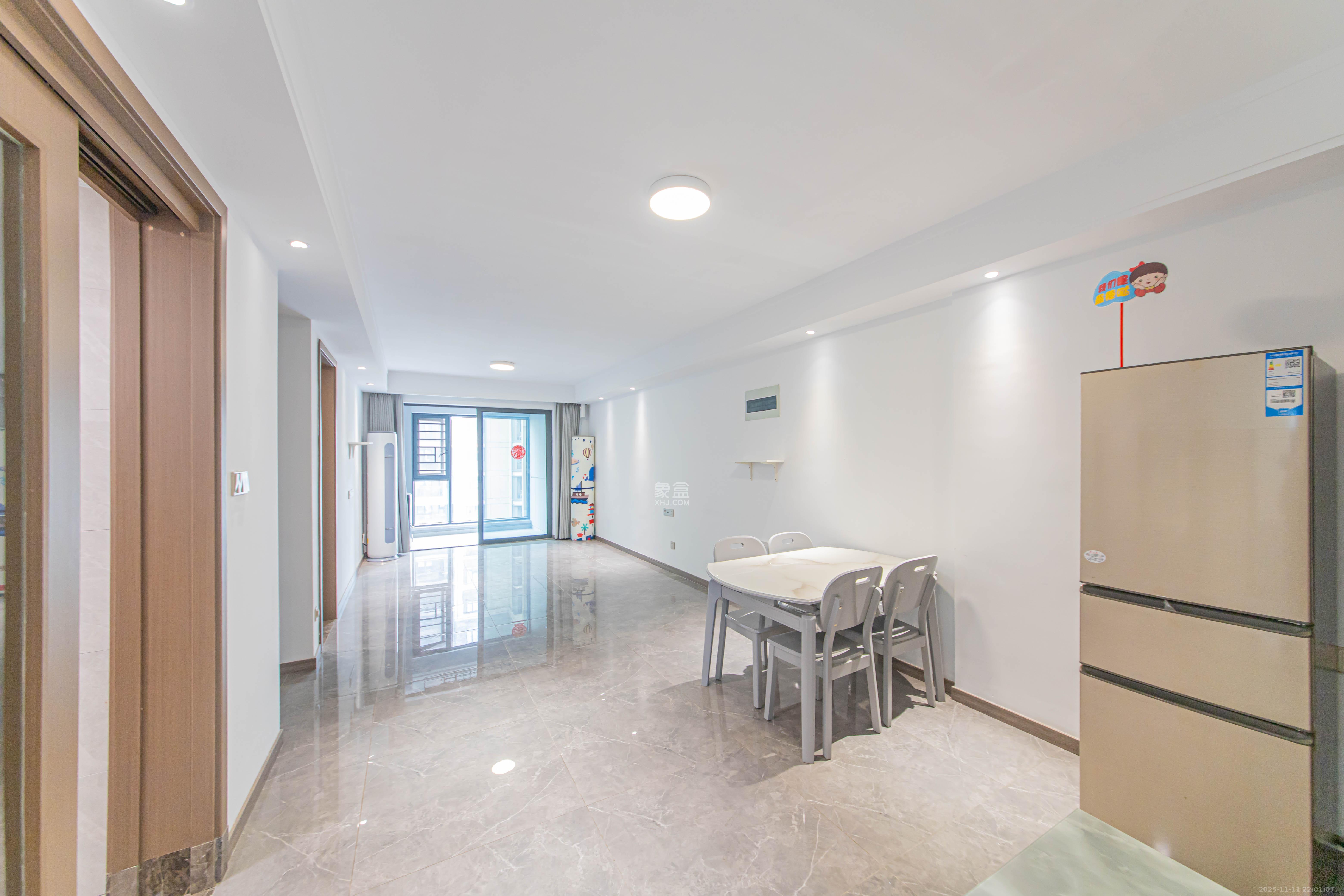 江悦和鸣  4室2厅2卫    202.0万客厅