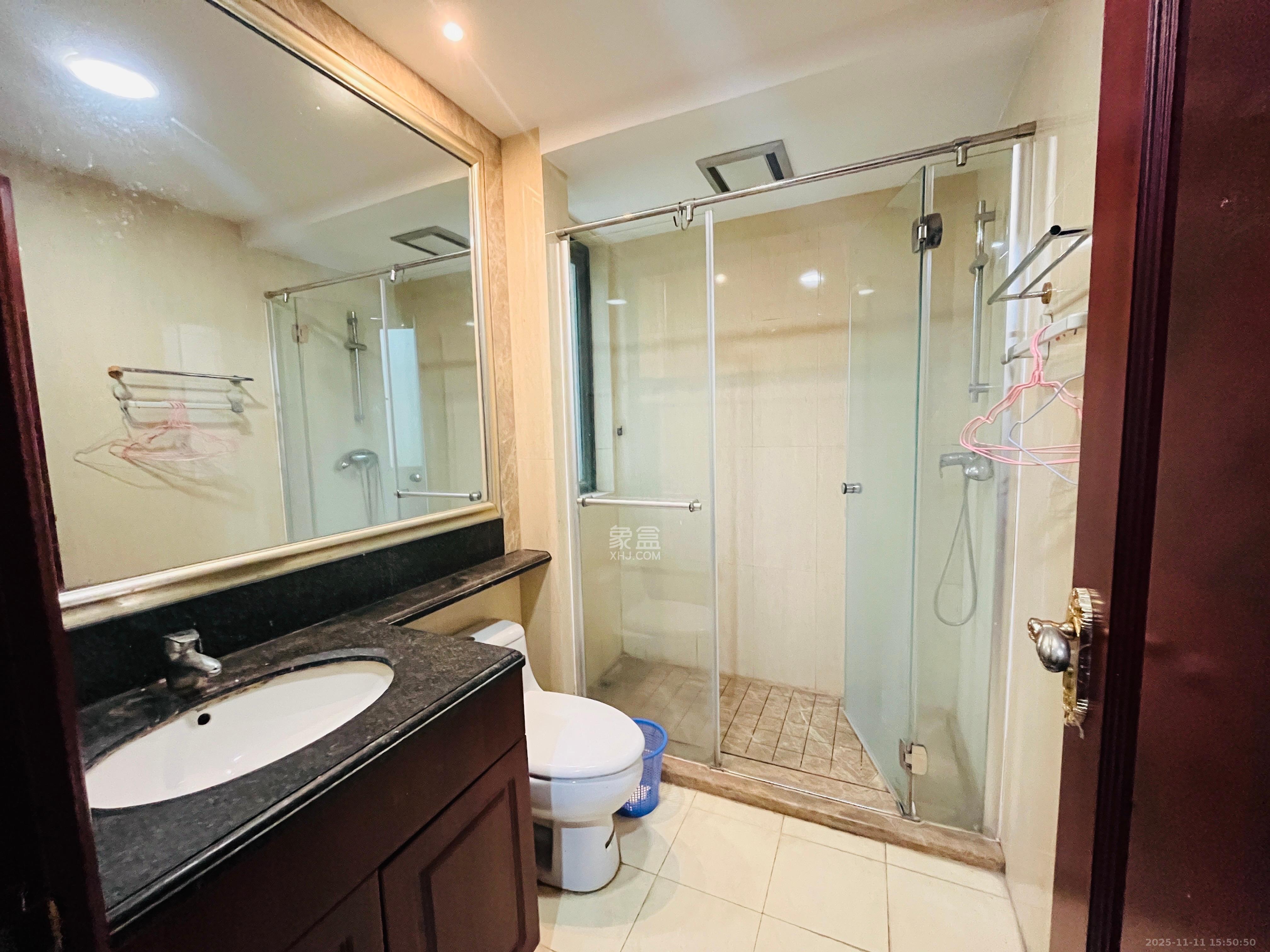 恒大御景湾  3室2厅2卫    3200.0元/月室内图