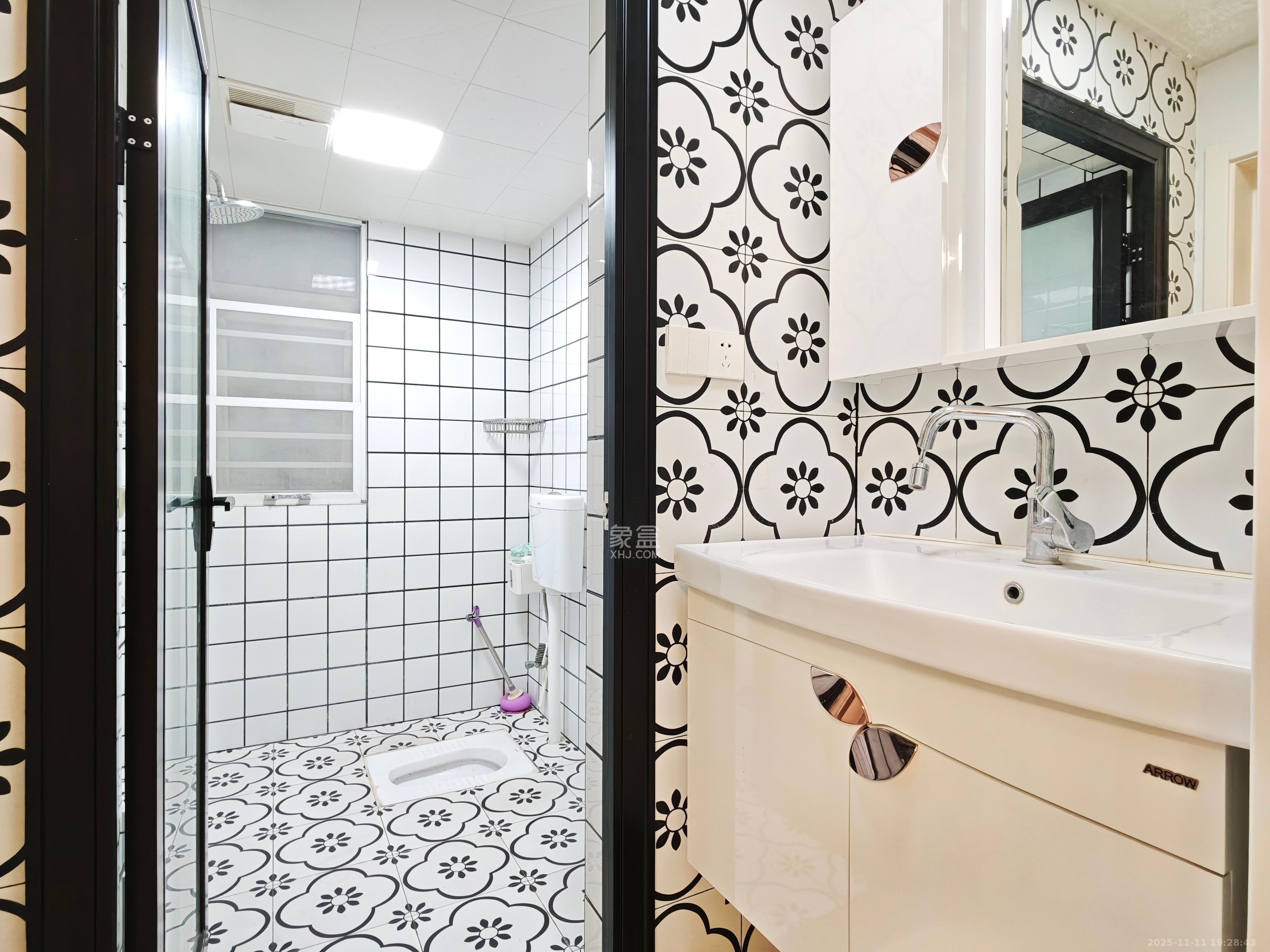 五矿万境水岸五期（五矿万境水岸文苑）  2室2厅1卫    2400.0元/月室内图