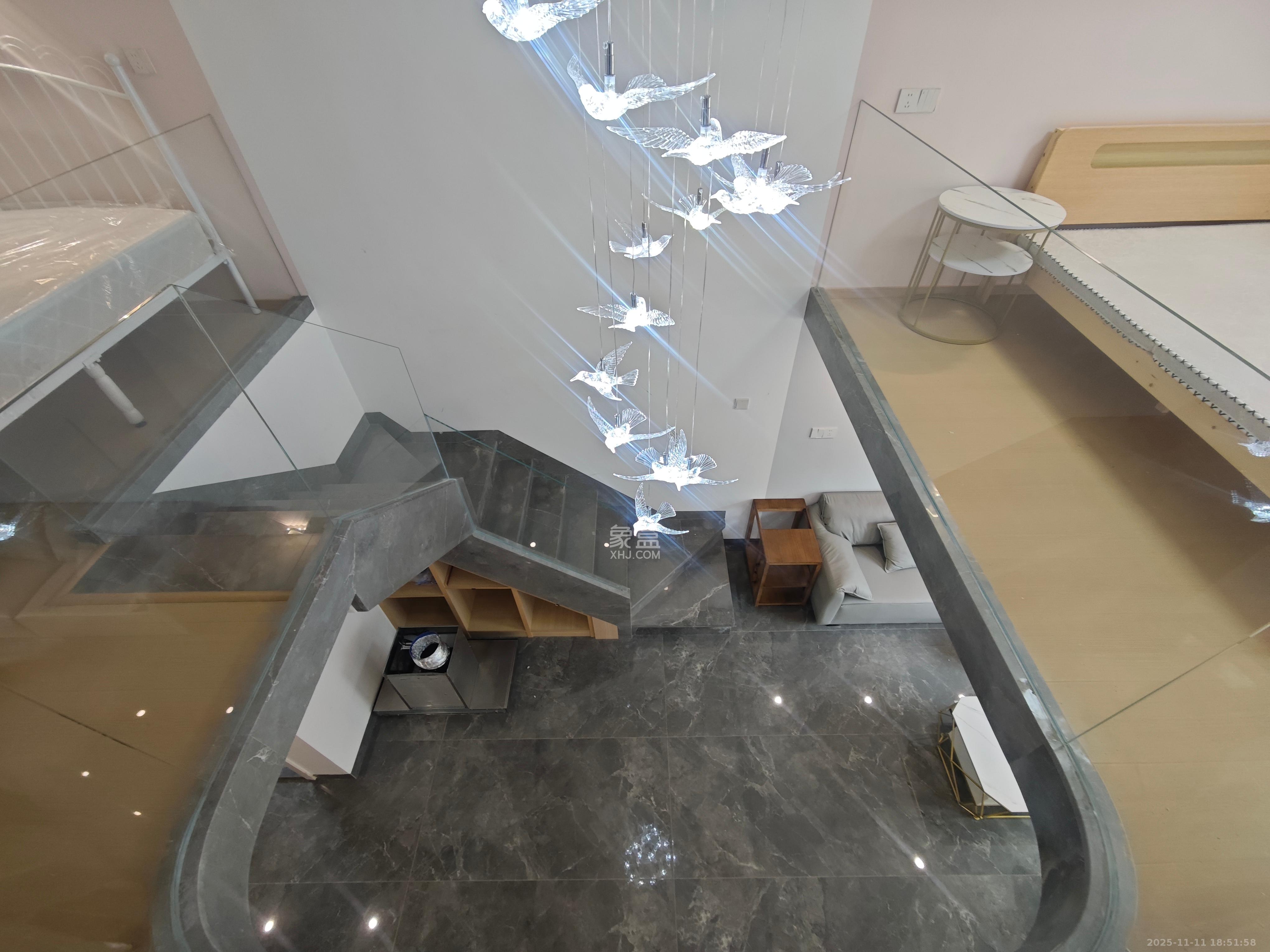 世茂璀璨天城公寓  2室2厅1卫    2400.0元/月室内图