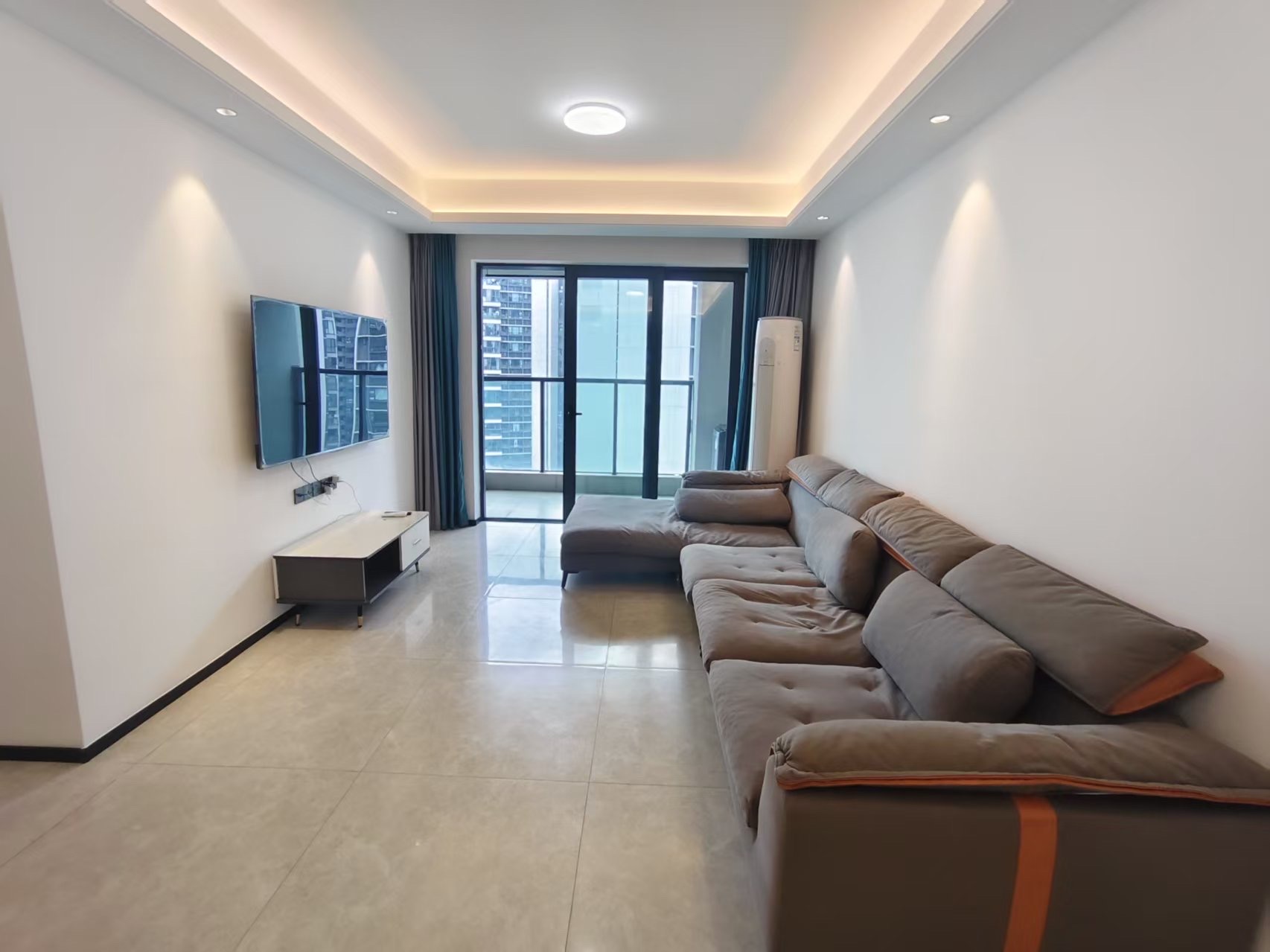 华润海口时光里  3室2厅2卫    3500.0元/月