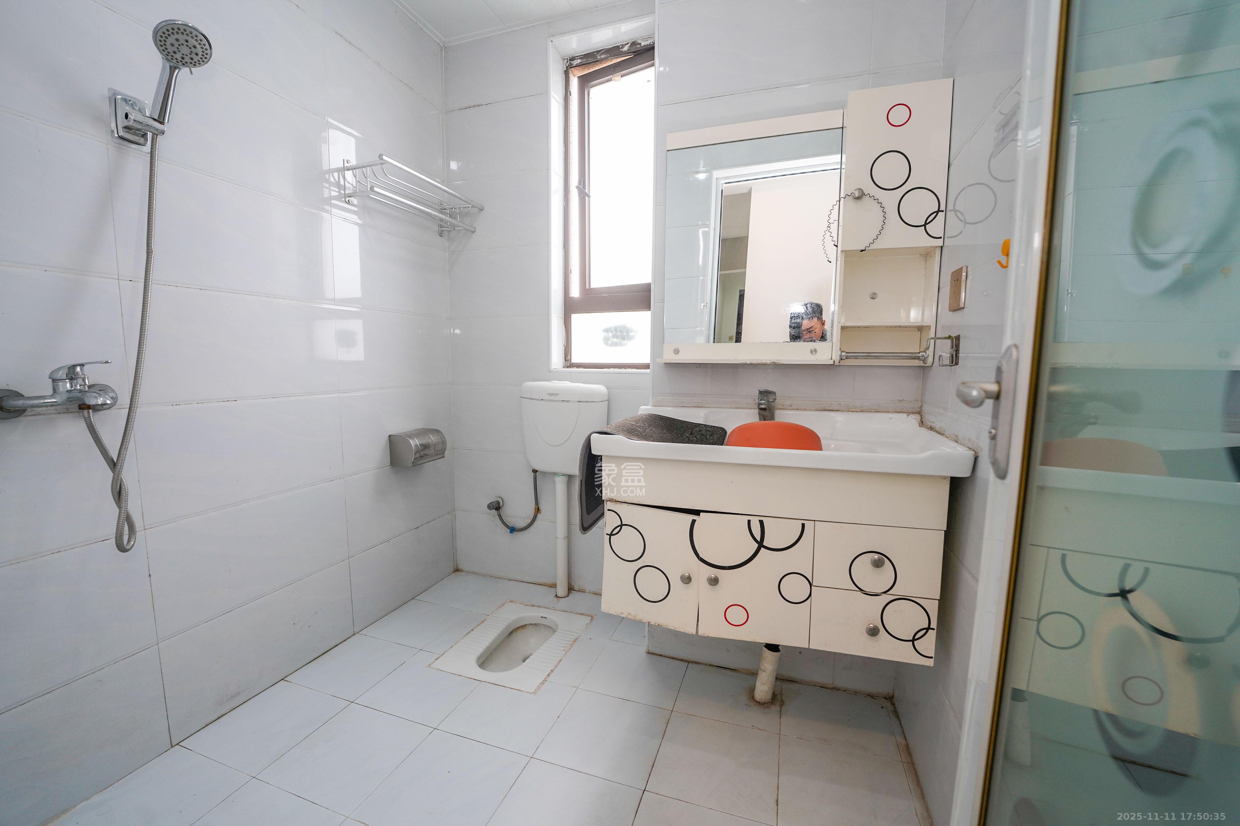 碧桂园公园壹号(凯怡茗苑) 3室2厅1卫 68.0万 碧桂园公园壹号(凯怡茗苑) 3室2厅1卫 68.0万卫生间