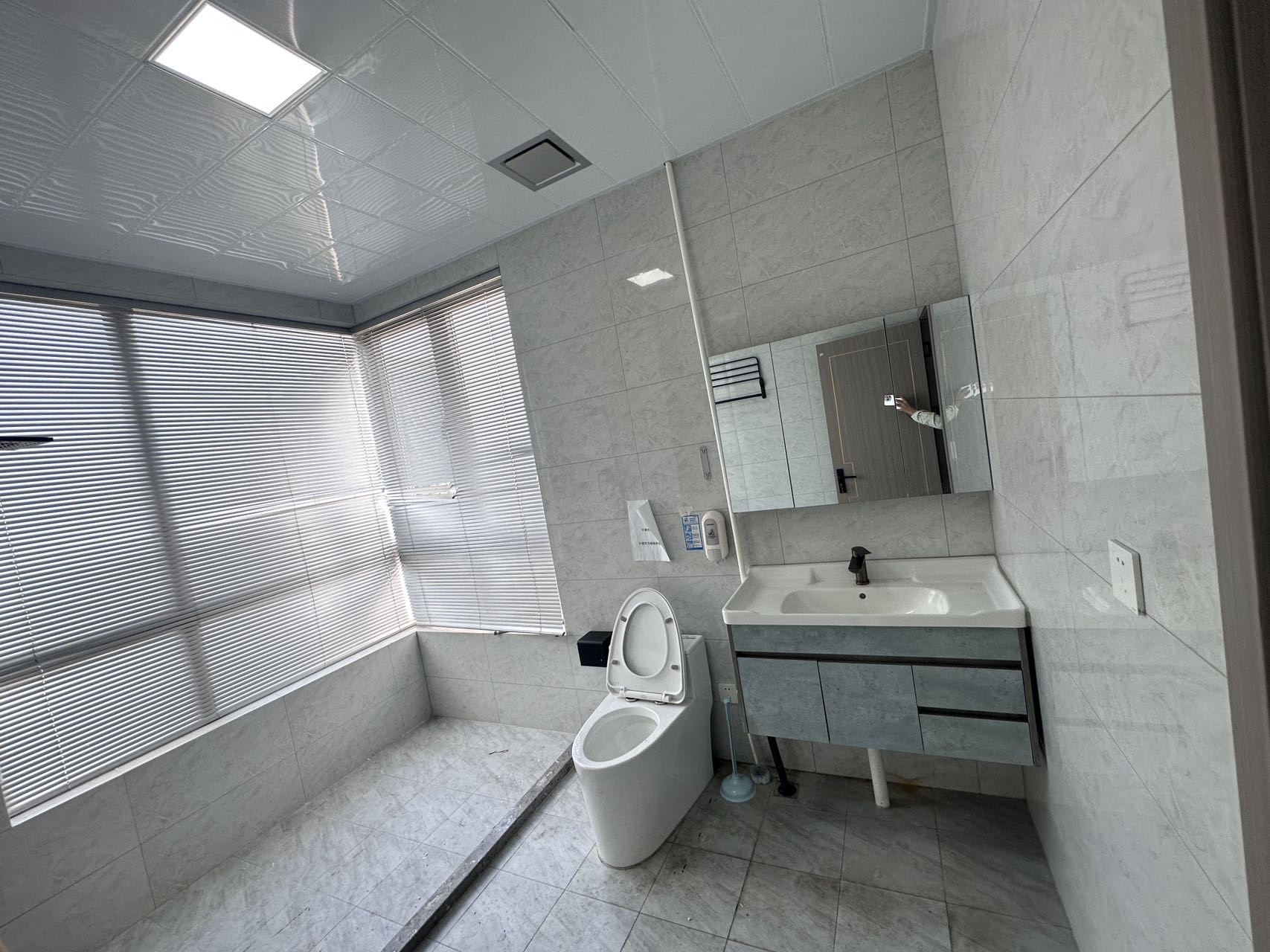 海航豪庭南苑  4室2厅4卫    10500.0元/月室内图