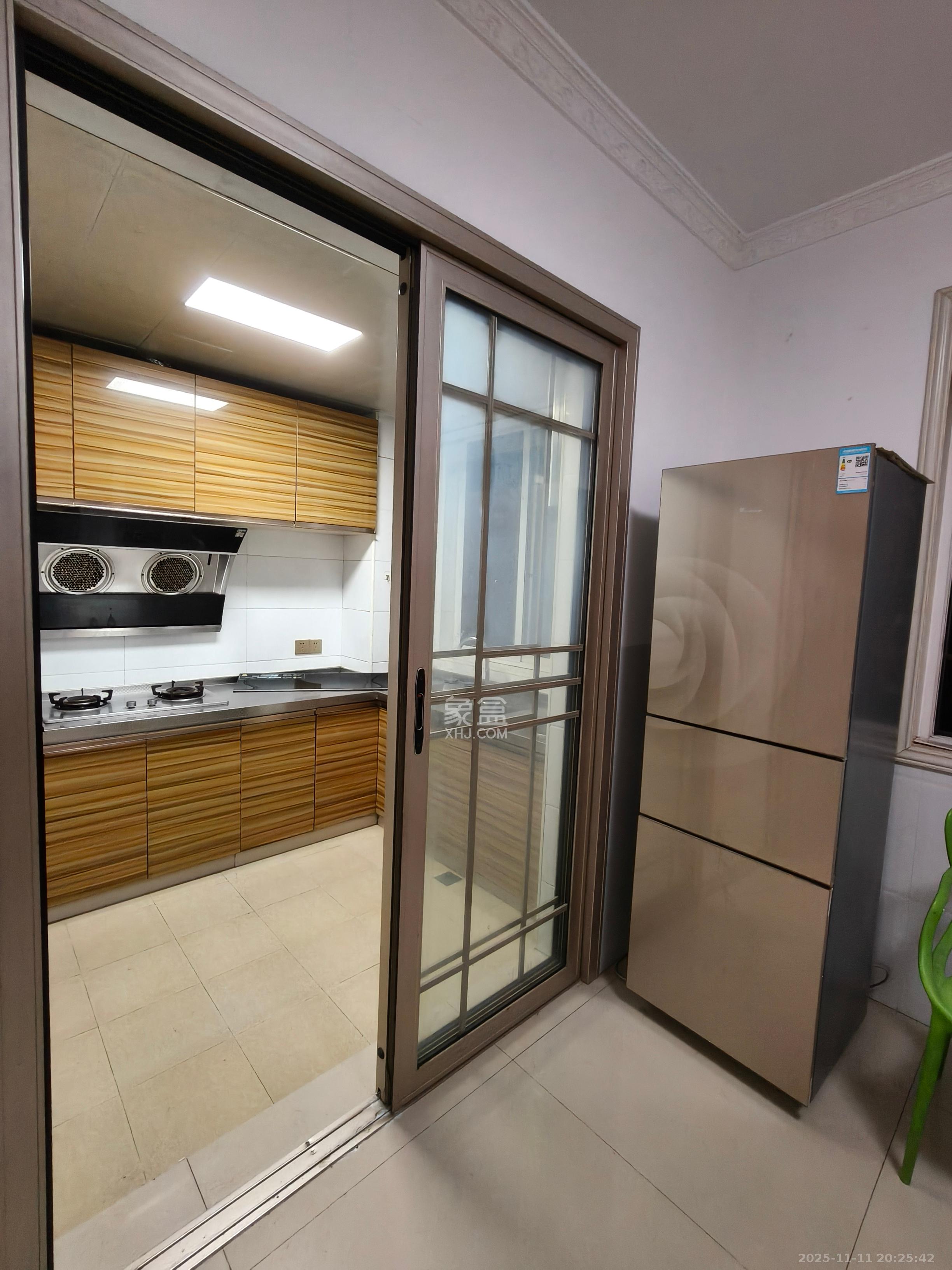 星城新宇黎锦苑  3室2厅2卫    1900.0元/月室内图