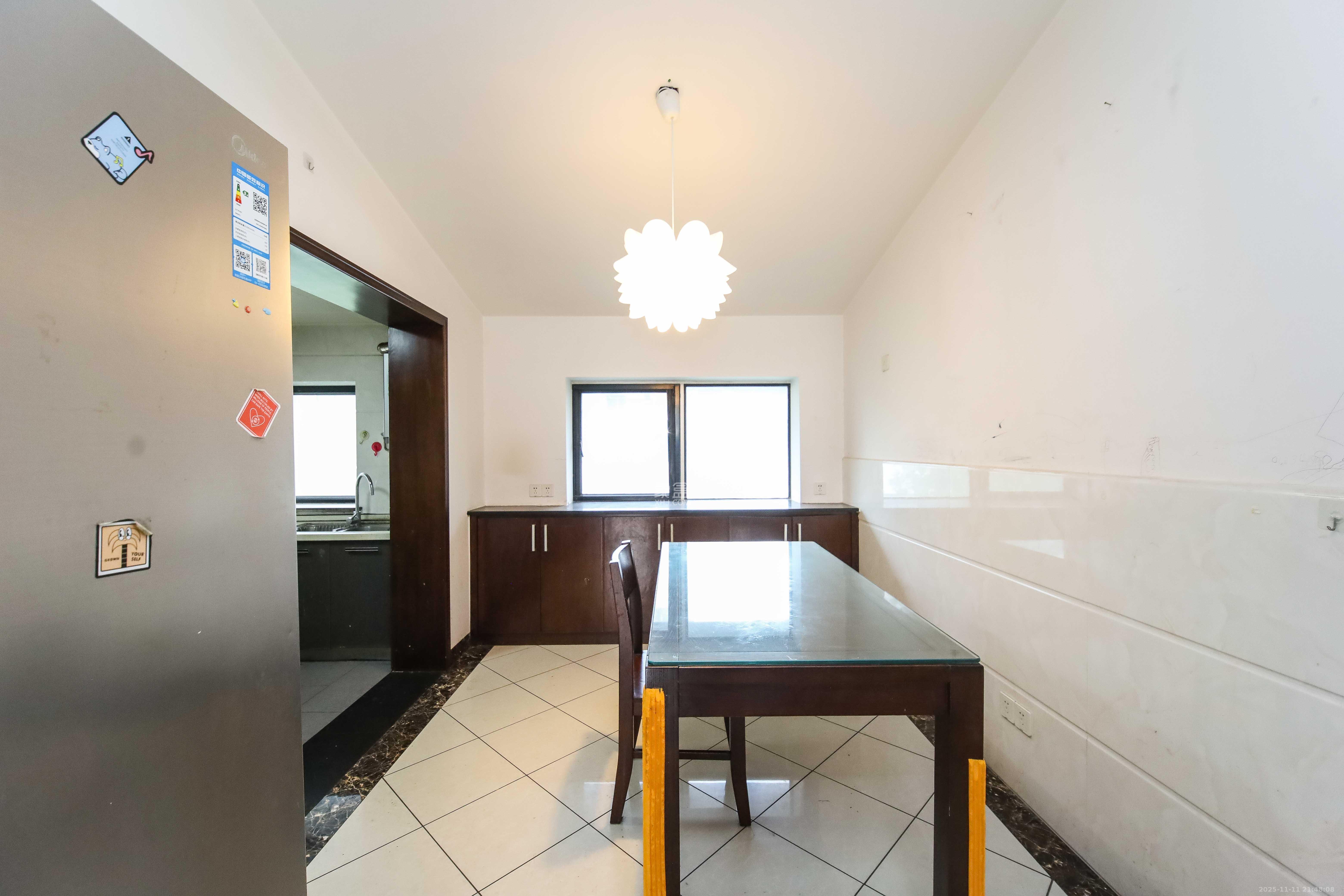 西街花园 2室2厅1卫 97.0万 西街花园 2室2厅1卫 97.0万客厅