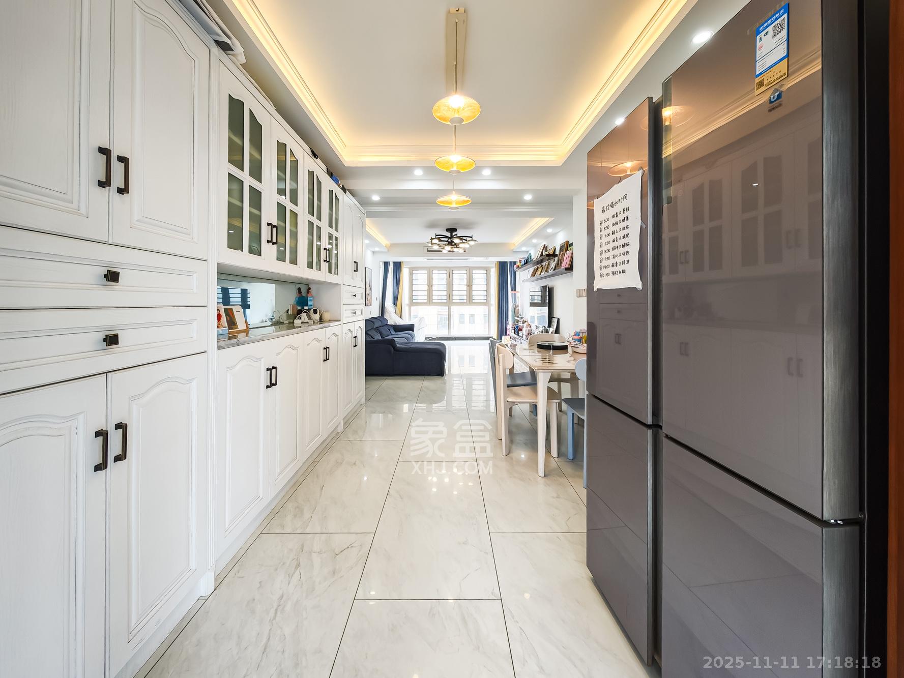 幸福考拉789  4室2厅2卫    135.0万客厅