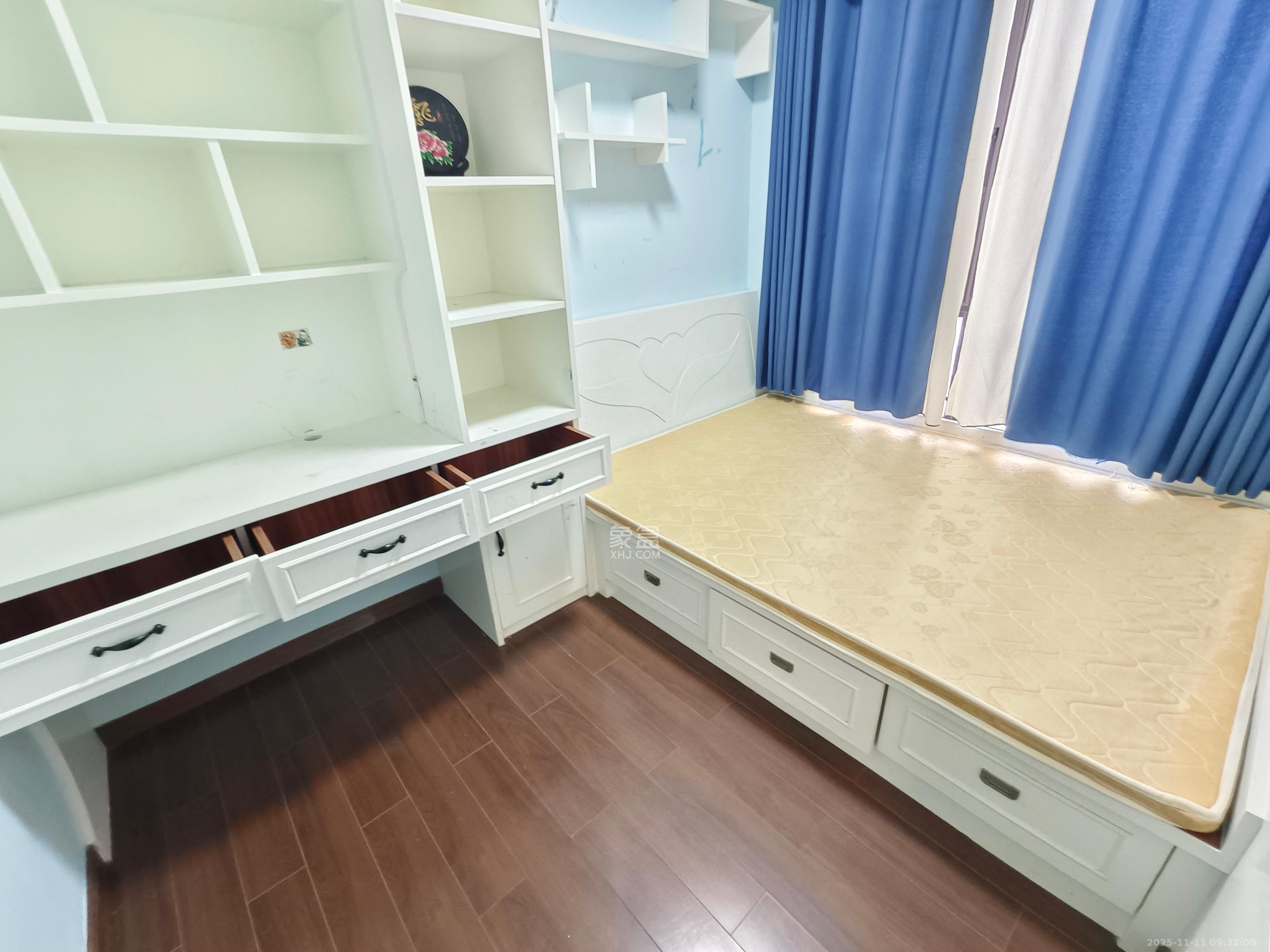 万科里梅溪郡  3室2厅1卫    2900.0元/月室内图