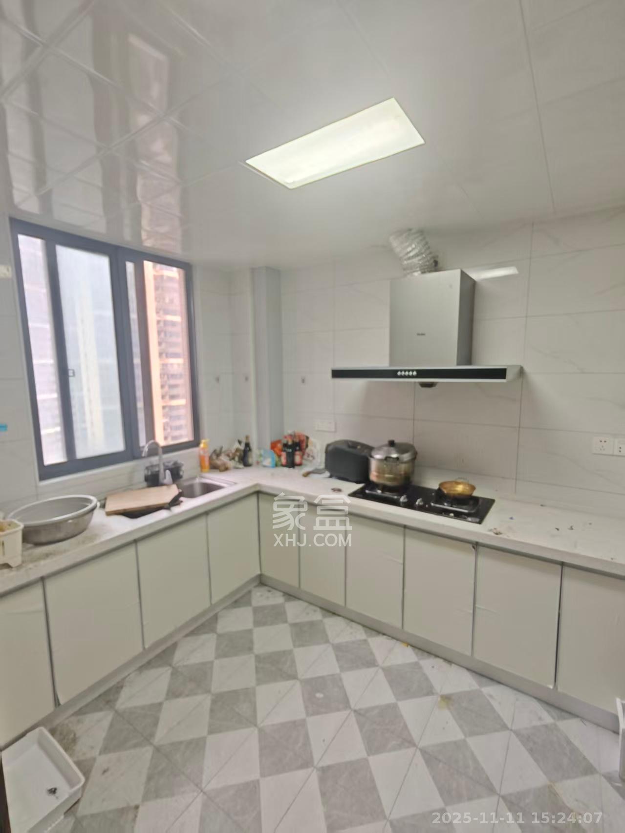 长房云时代 4室2厅2卫 3100.0元/月 长房云时代 4室2厅2卫 3100.0元/月室内图