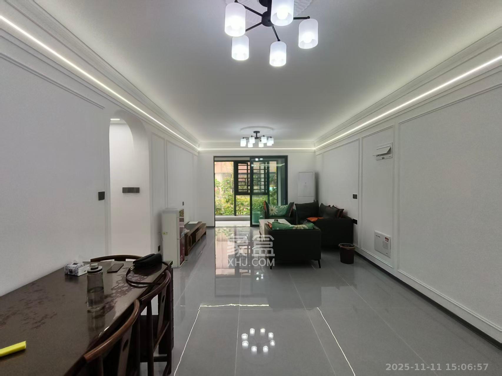 旭辉雨金广场  4室2厅1卫    3100.0元/月室内图