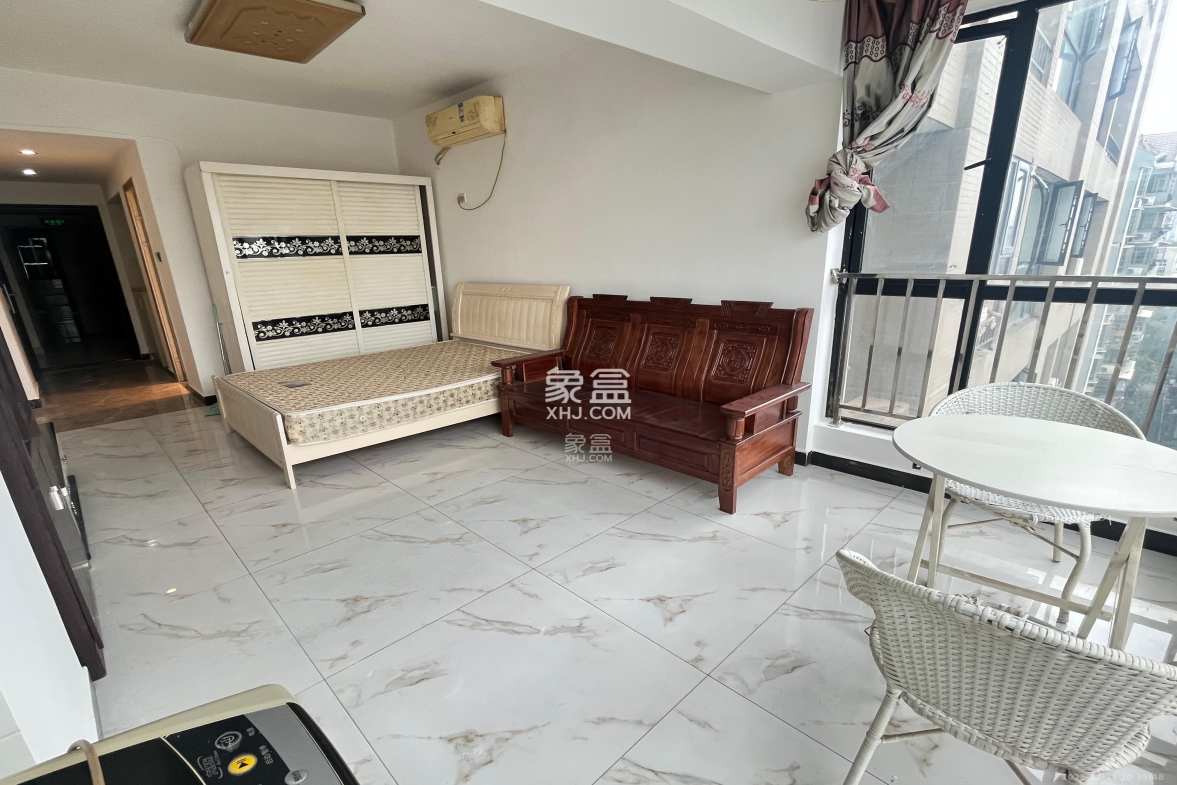 锦泰东环国际 1室1厅1卫 1600.0元/月 锦泰东环国际 1室1厅1卫 1600.0元/月室内图