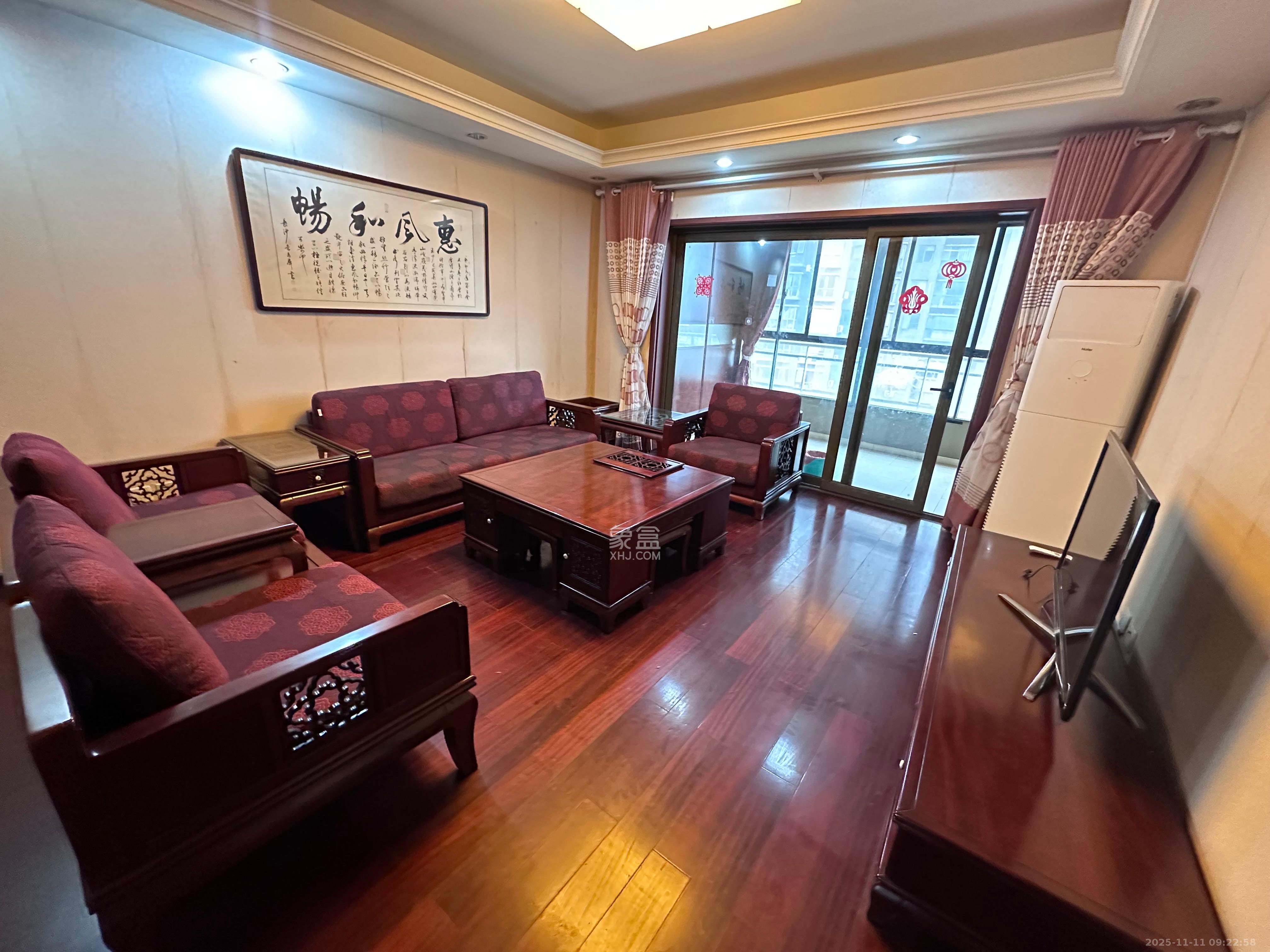 盛世美居荷园  3室2厅2卫    4800.0元/月