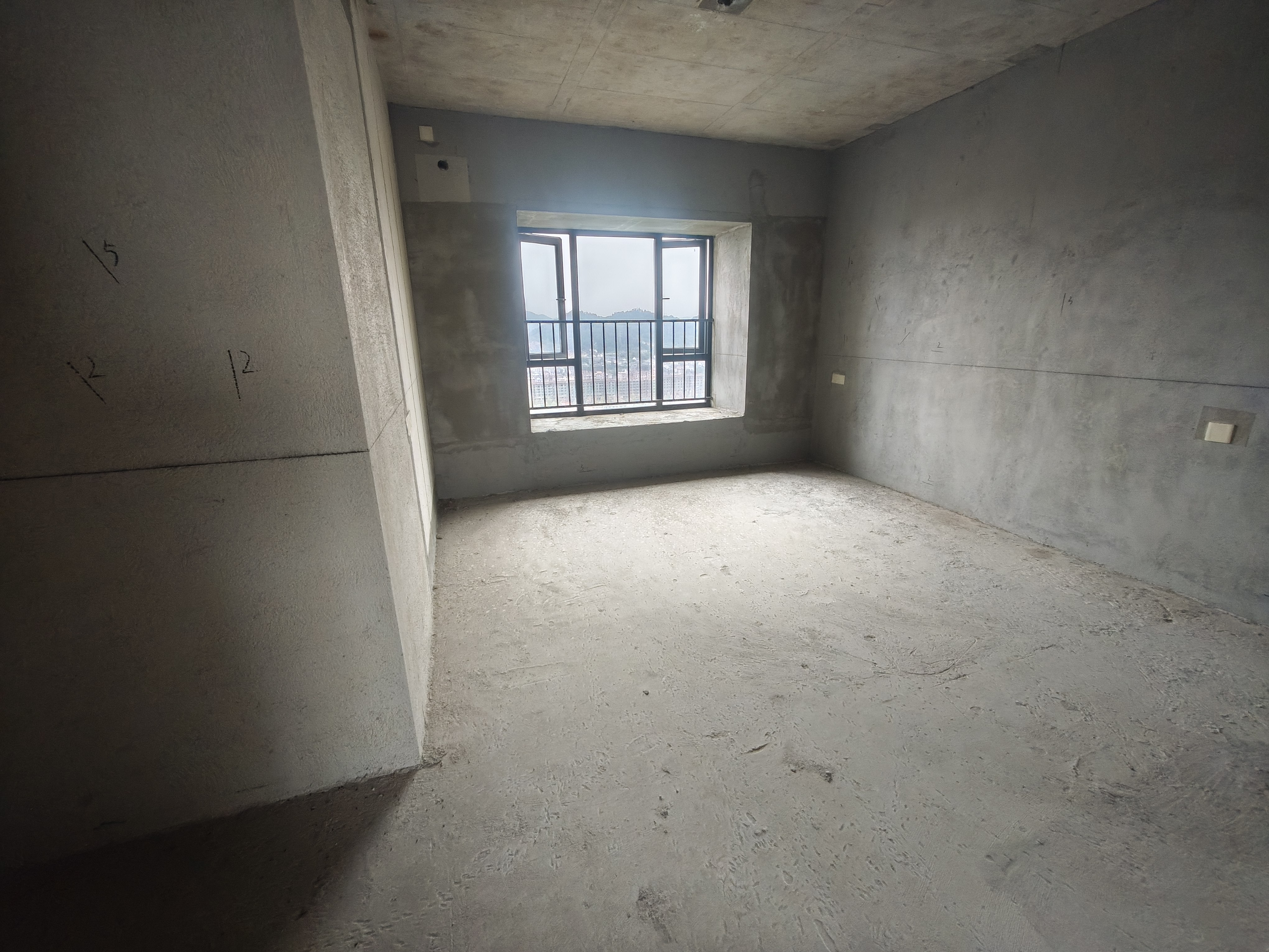 碧桂园正央时代  4室2厅2卫    56.8万卧室