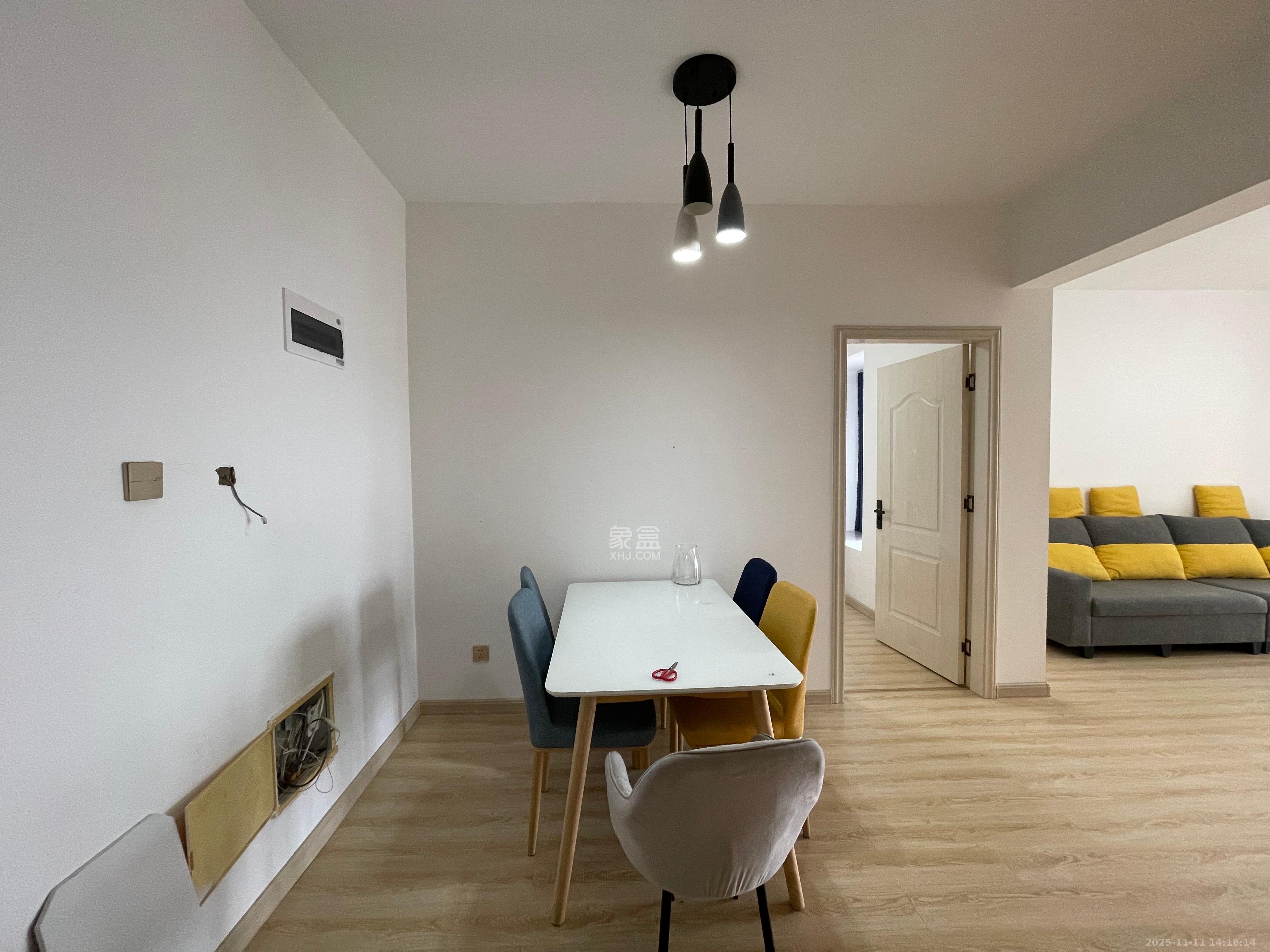 盛世耀凯  2室2厅1卫    2400.0元/月室内图