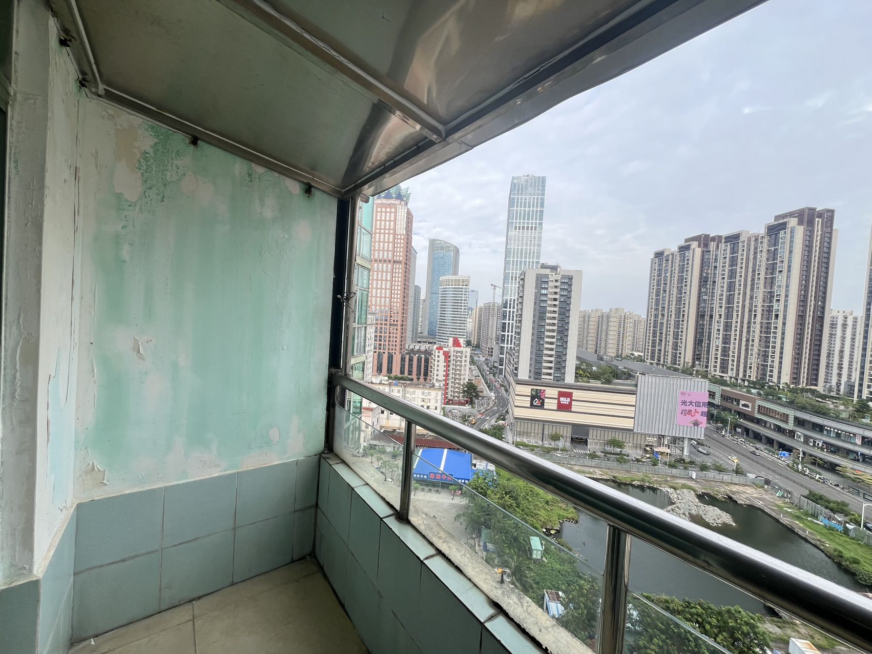 置地花园  3室2厅2卫    3600.0元/月室内图