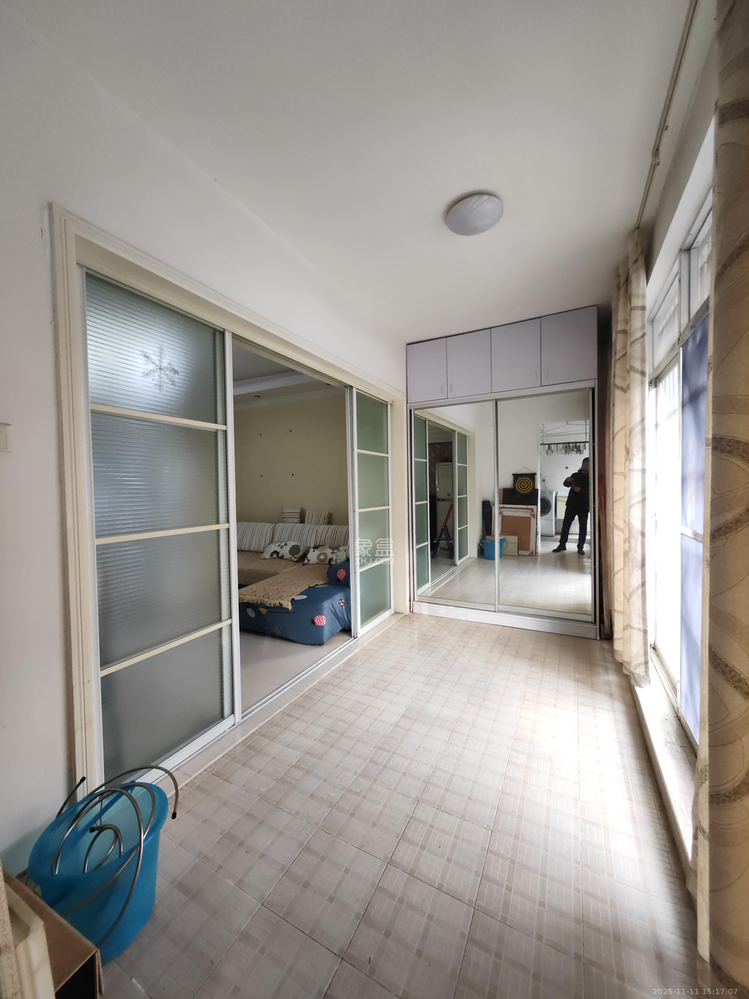 四季星城  3室2厅2卫    1900.0元/月室内图