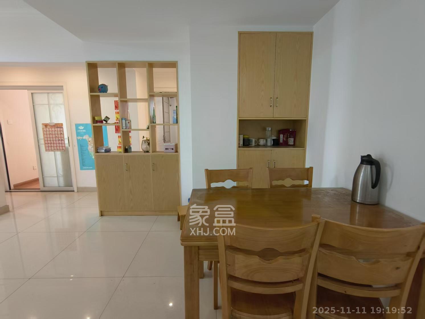 华润凤凰城二期  3室2厅1卫    1800.0元/月室内图