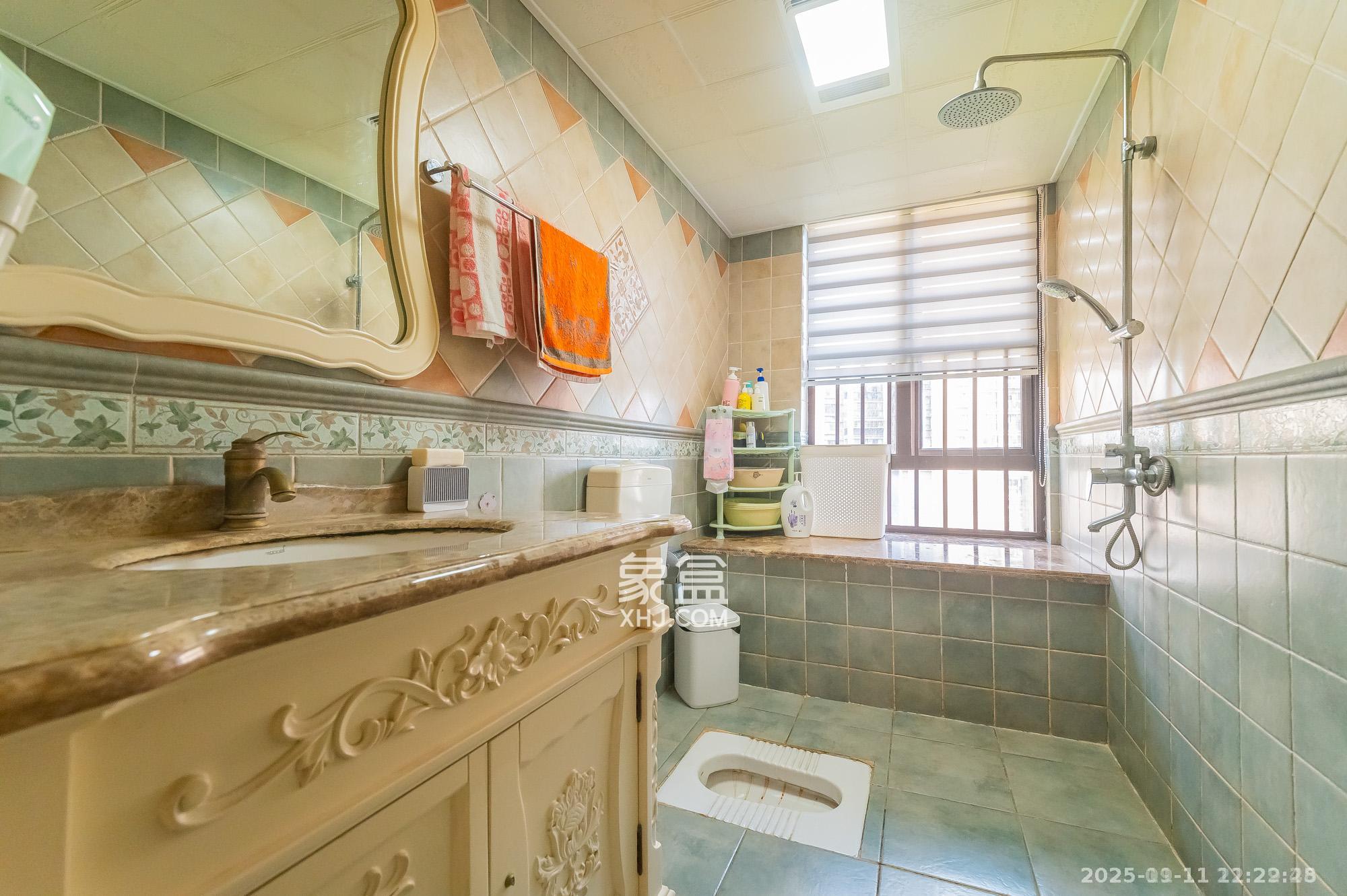 华润凤凰城三期  4室2厅2卫    5000.0元/月室内图