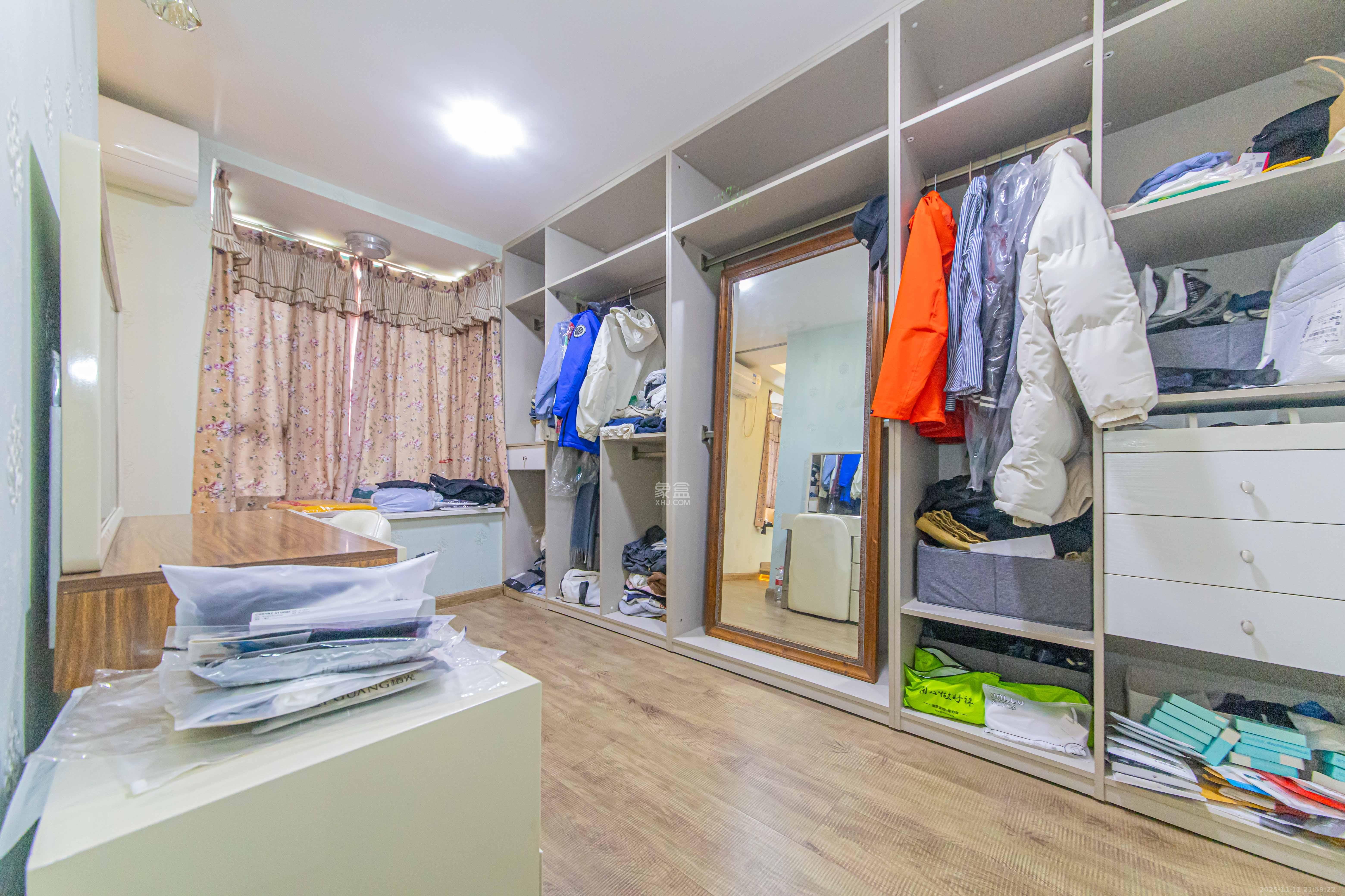 银桂苑 4室2厅2卫 135.0万 银桂苑 4室2厅2卫 135.0万卧室