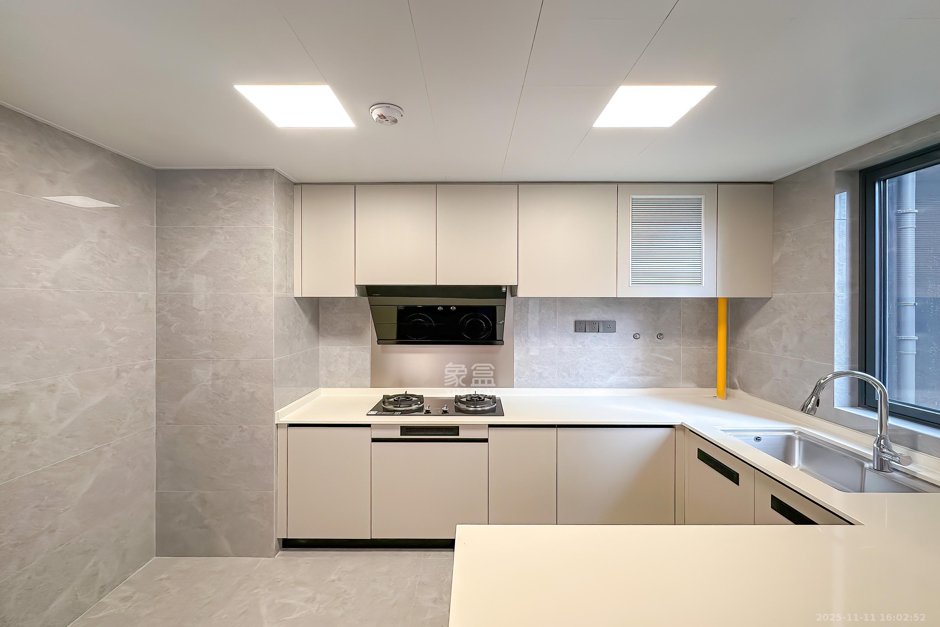 万科半岛国际 3室2厅2卫 180.0万 万科半岛国际 3室2厅2卫 180.0万厨房