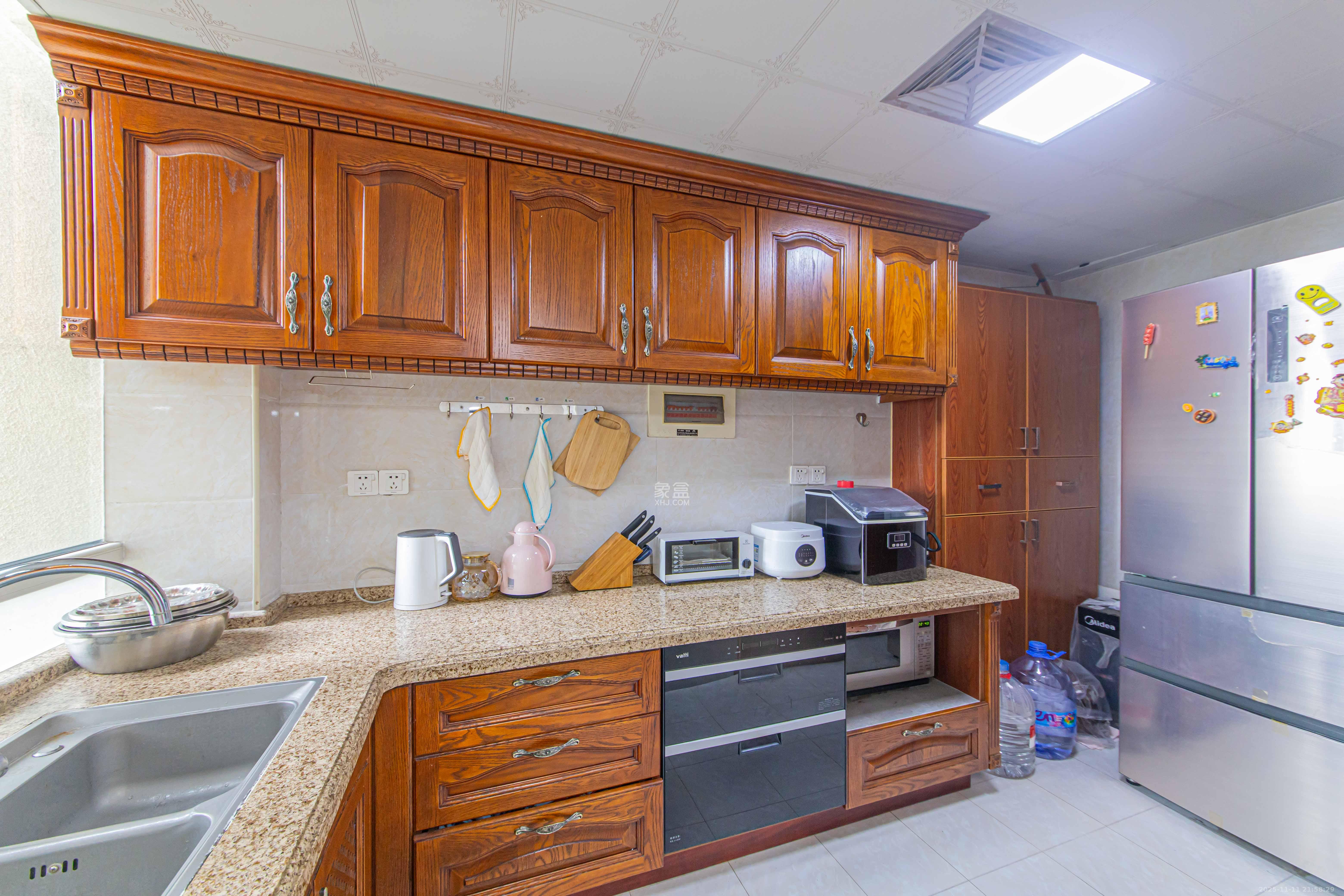 现代雅境园  2室2厅1卫    130.0万厨房