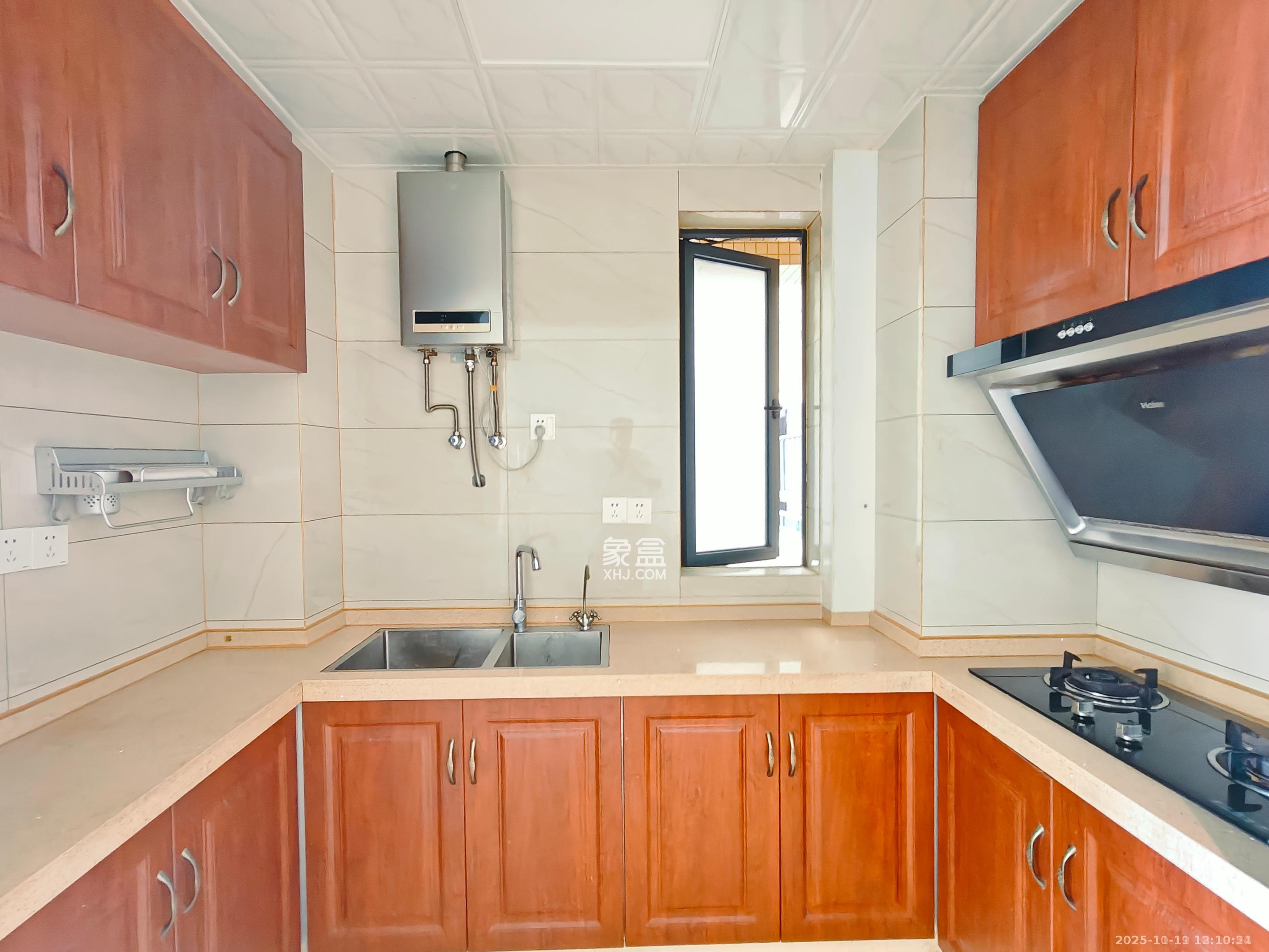 叠彩兰亭  3室2厅2卫    2600.0元/月室内图