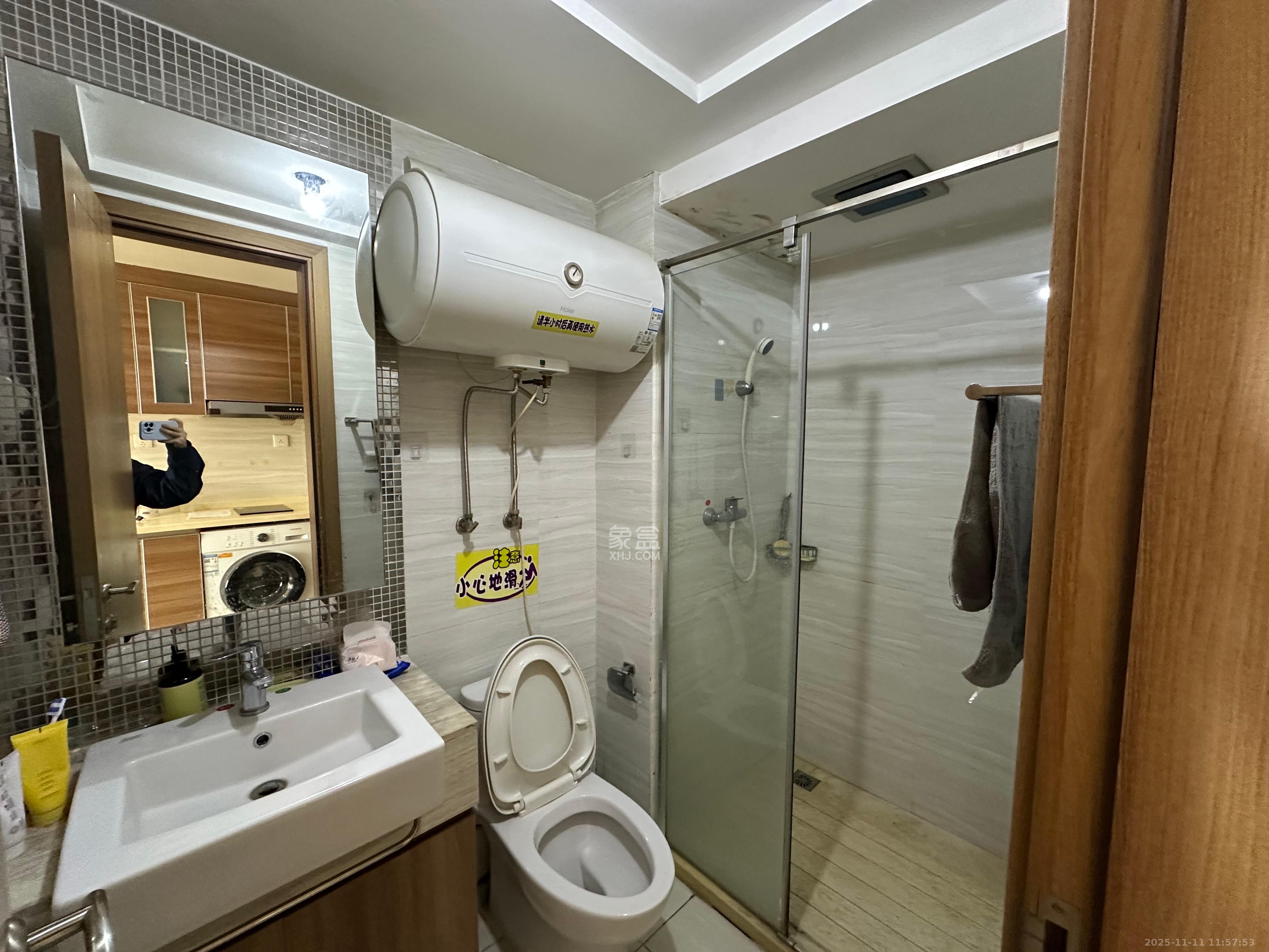 恒大国际广场 1室0厅1卫 1300.0元/月 恒大国际广场 1室0厅1卫 1300.0元/月室内图