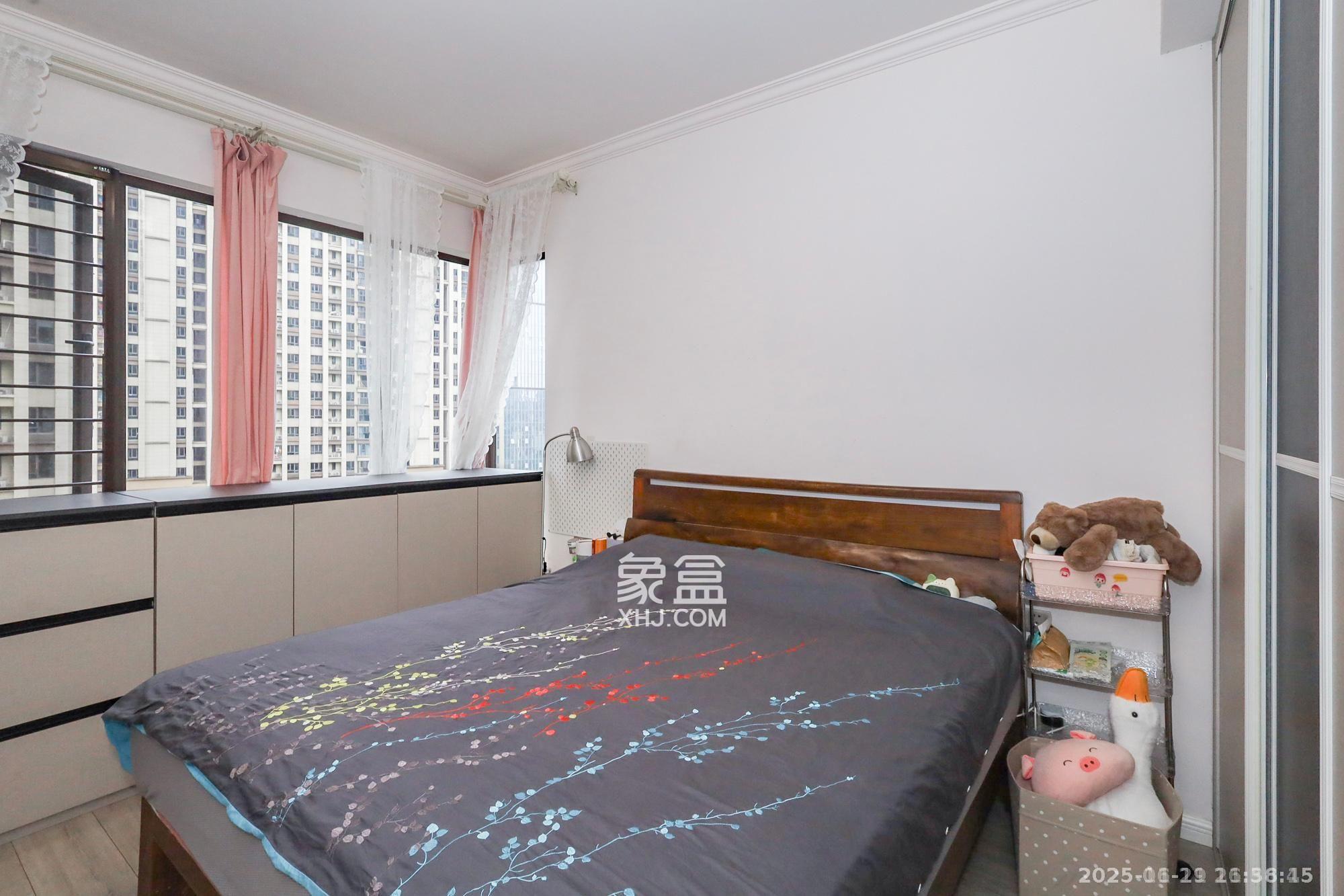 南山雍江汇（滨江国际新城）  4室2厅2卫    4000.0元/月室内图