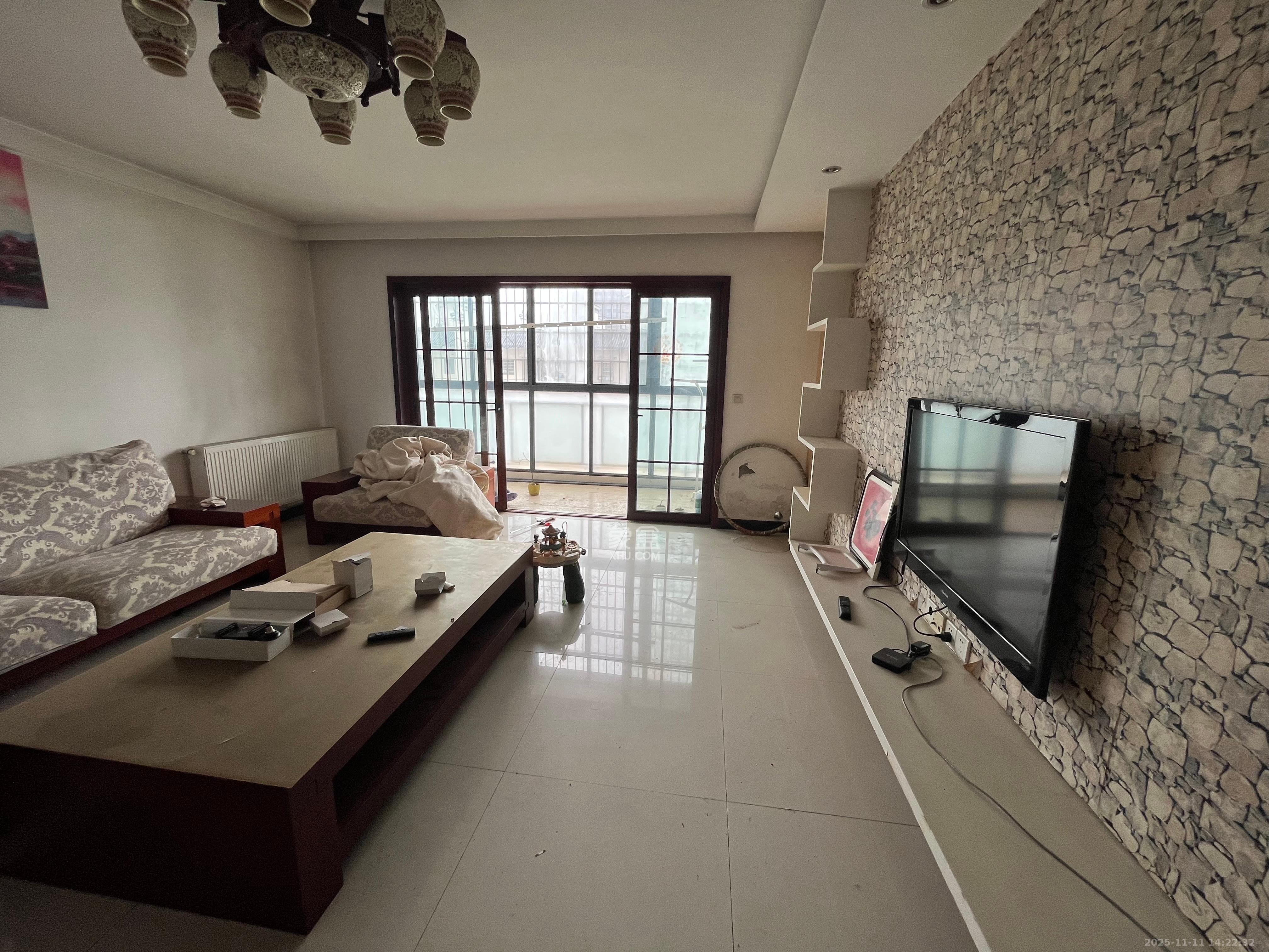 嘉宇盛世华章 4室2厅2卫 3500.0元/月 嘉宇盛世华章 4室2厅2卫 3500.0元/月室内图