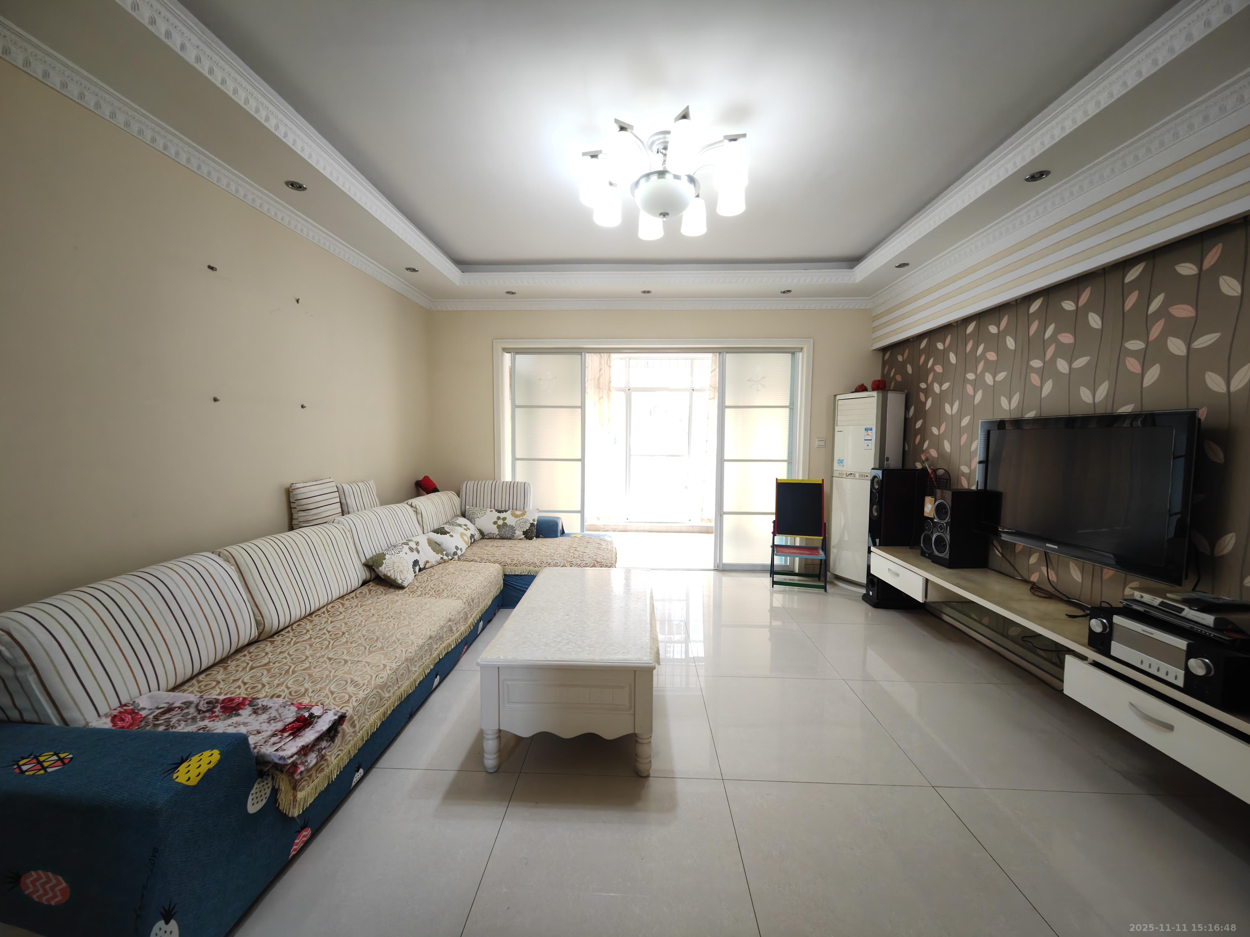 四季星城  3室2厅2卫    1900.0元/月室内图