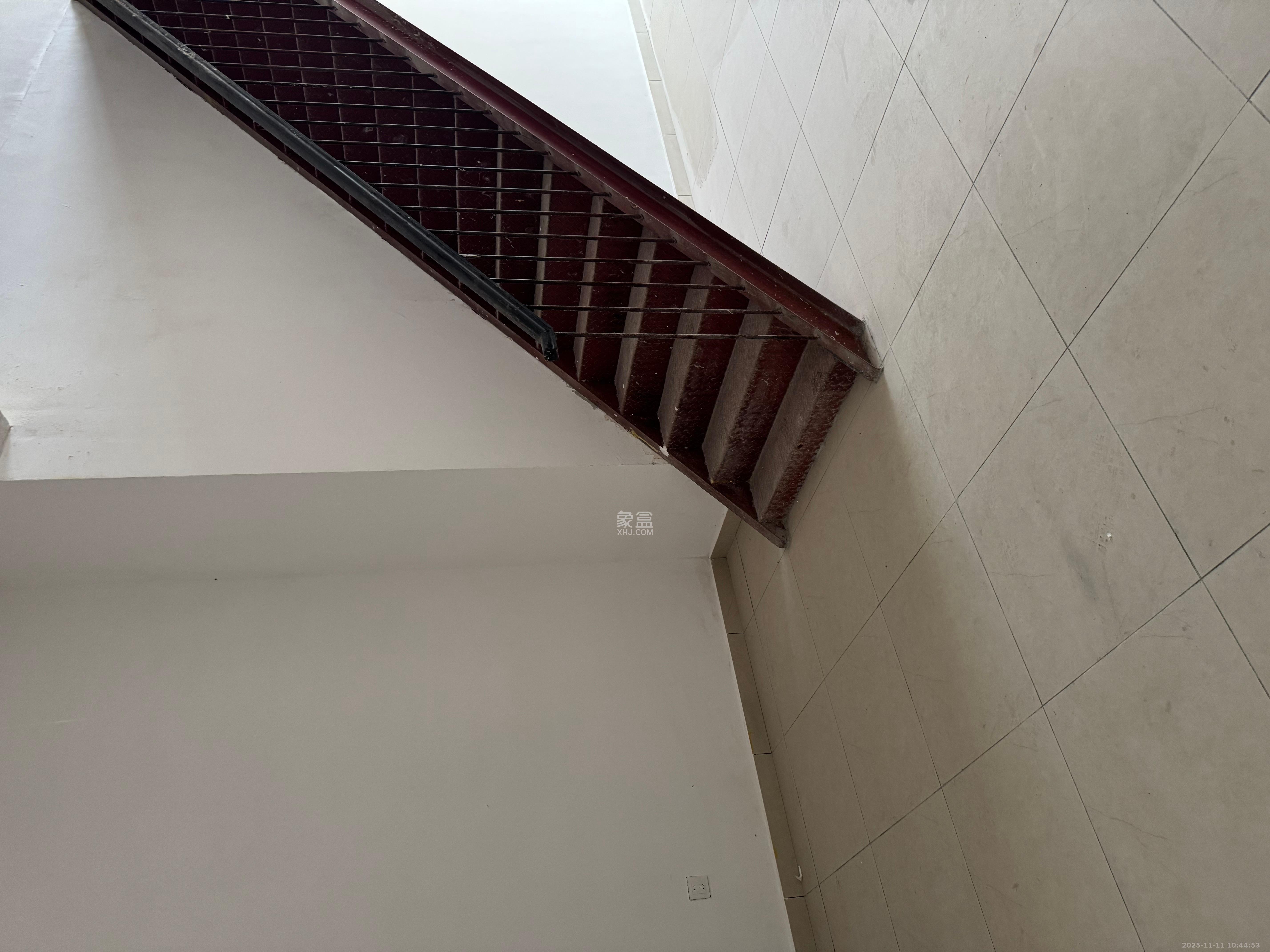 新雅黄金苑   140.0㎡      2000.0元/月室内图