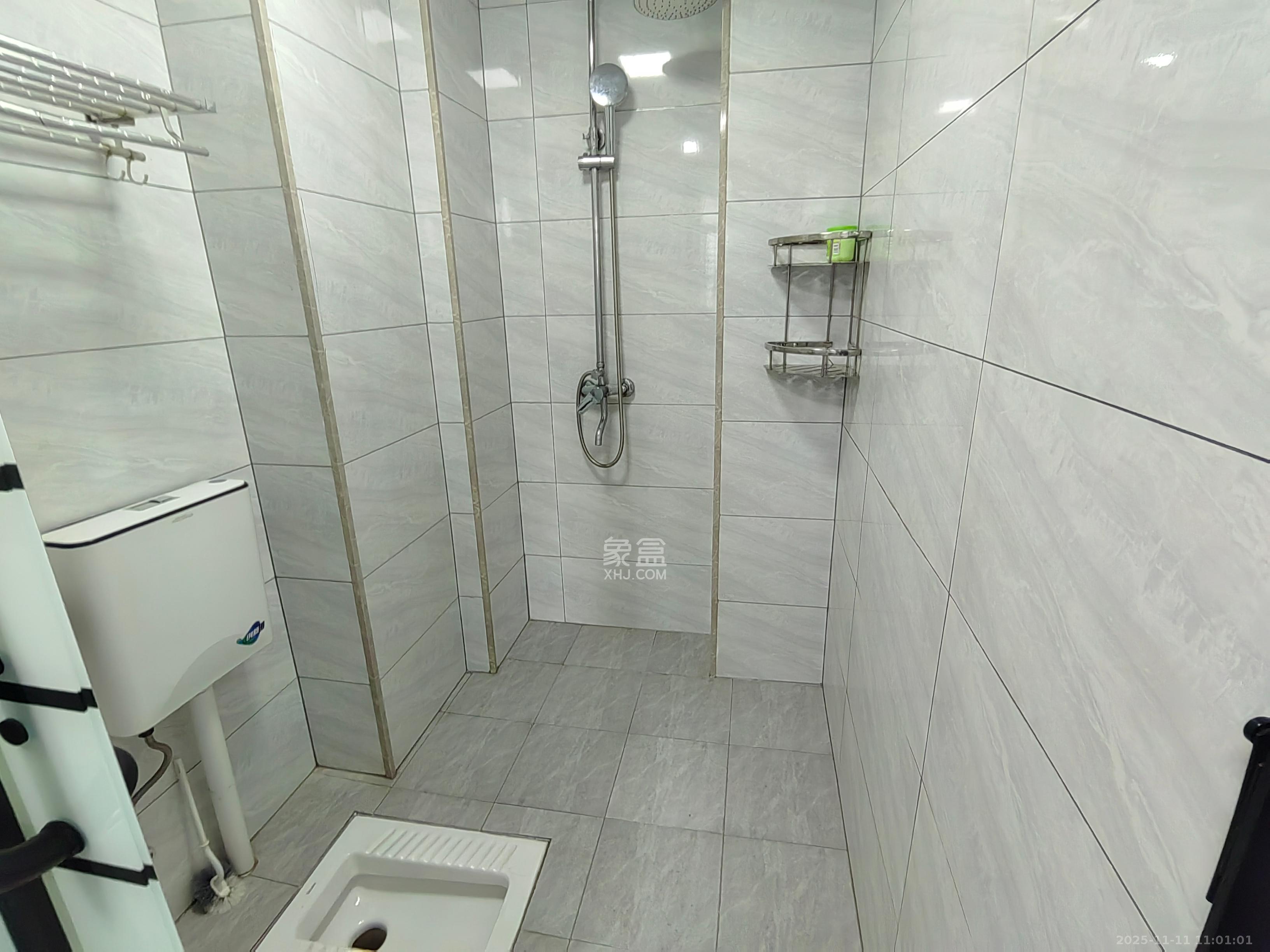 辉宏橄榄城  1室1厅1卫    1400.0元/月室内图