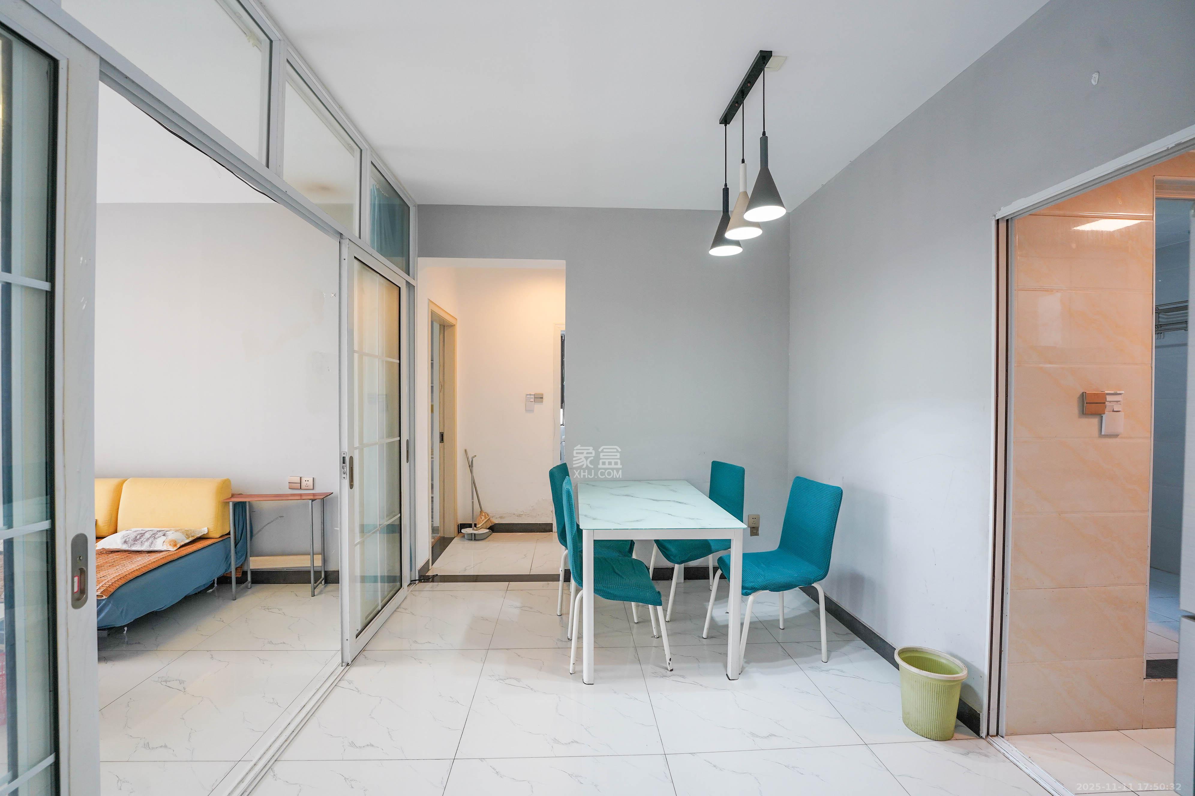 碧桂园公园壹号（凯怡茗苑）  3室2厅1卫    68.0万客厅