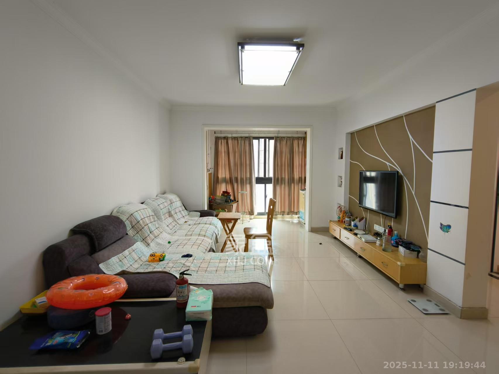 华润凤凰城二期  3室2厅1卫    1800.0元/月室内图