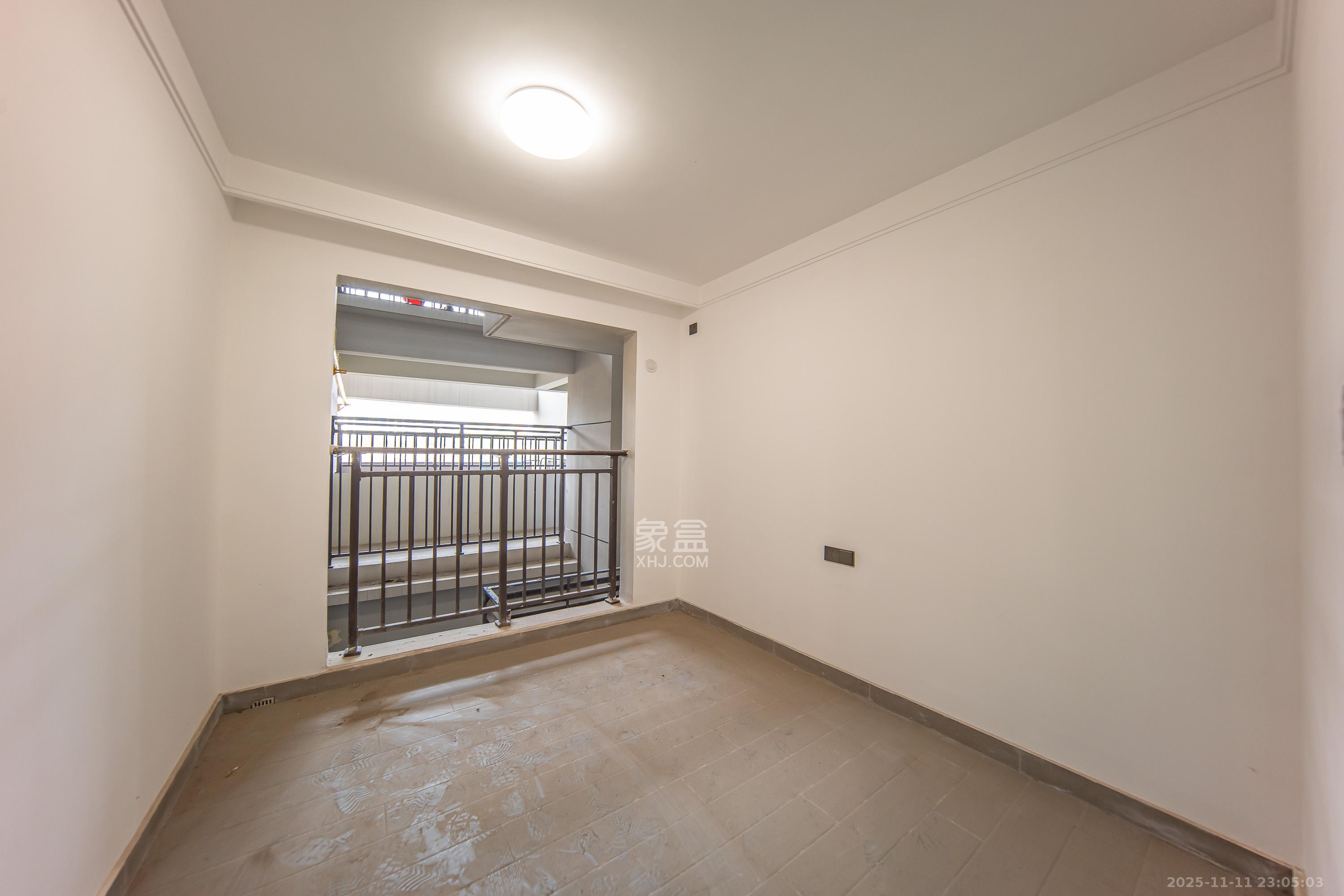 旭辉国宸府 3室2厅2卫 112.0万 旭辉国宸府 3室2厅2卫 112.0万卧室