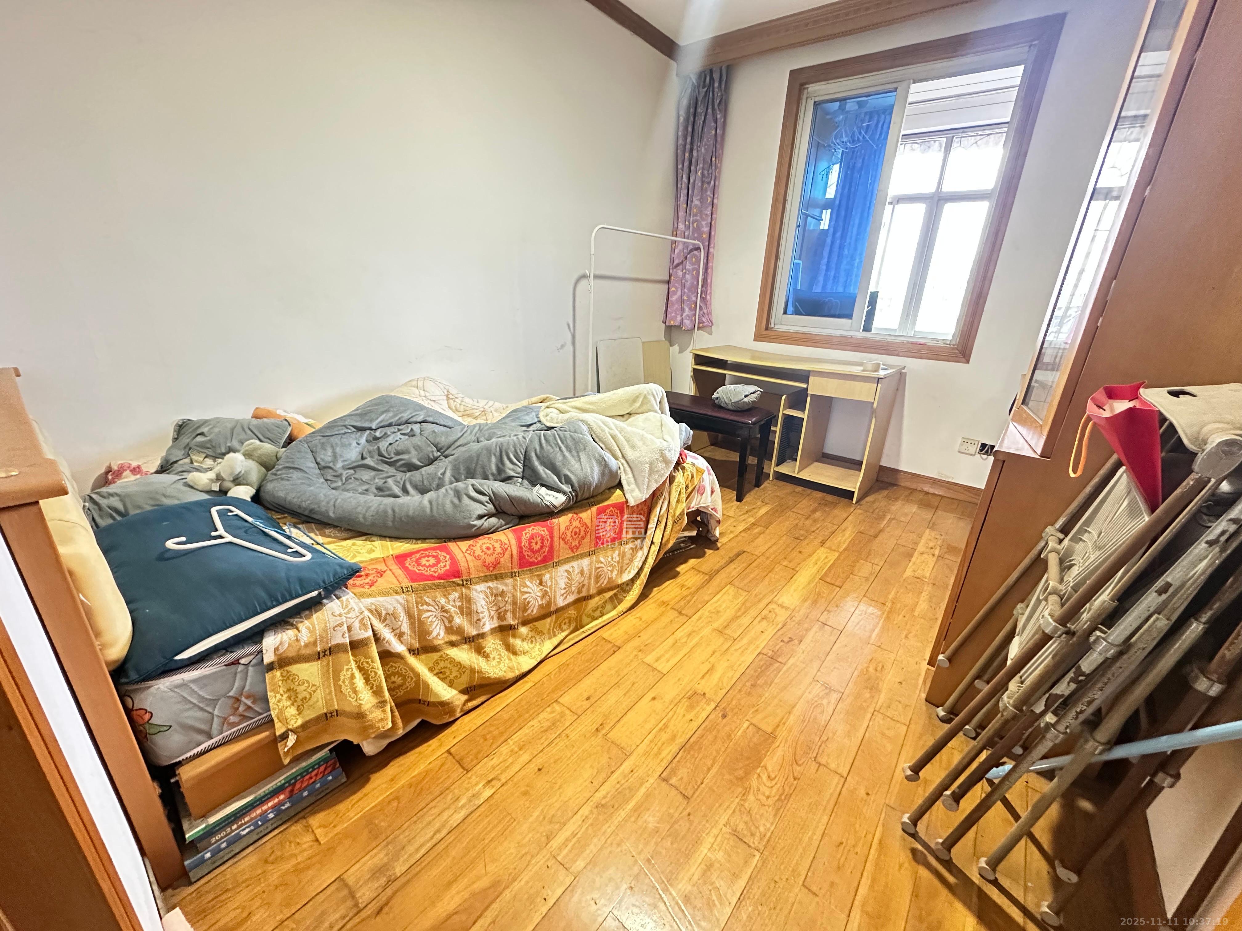 彭家井散盘 3室2厅1卫 1800.0元/月 彭家井散盘 3室2厅1卫 1800.0元/月室内图