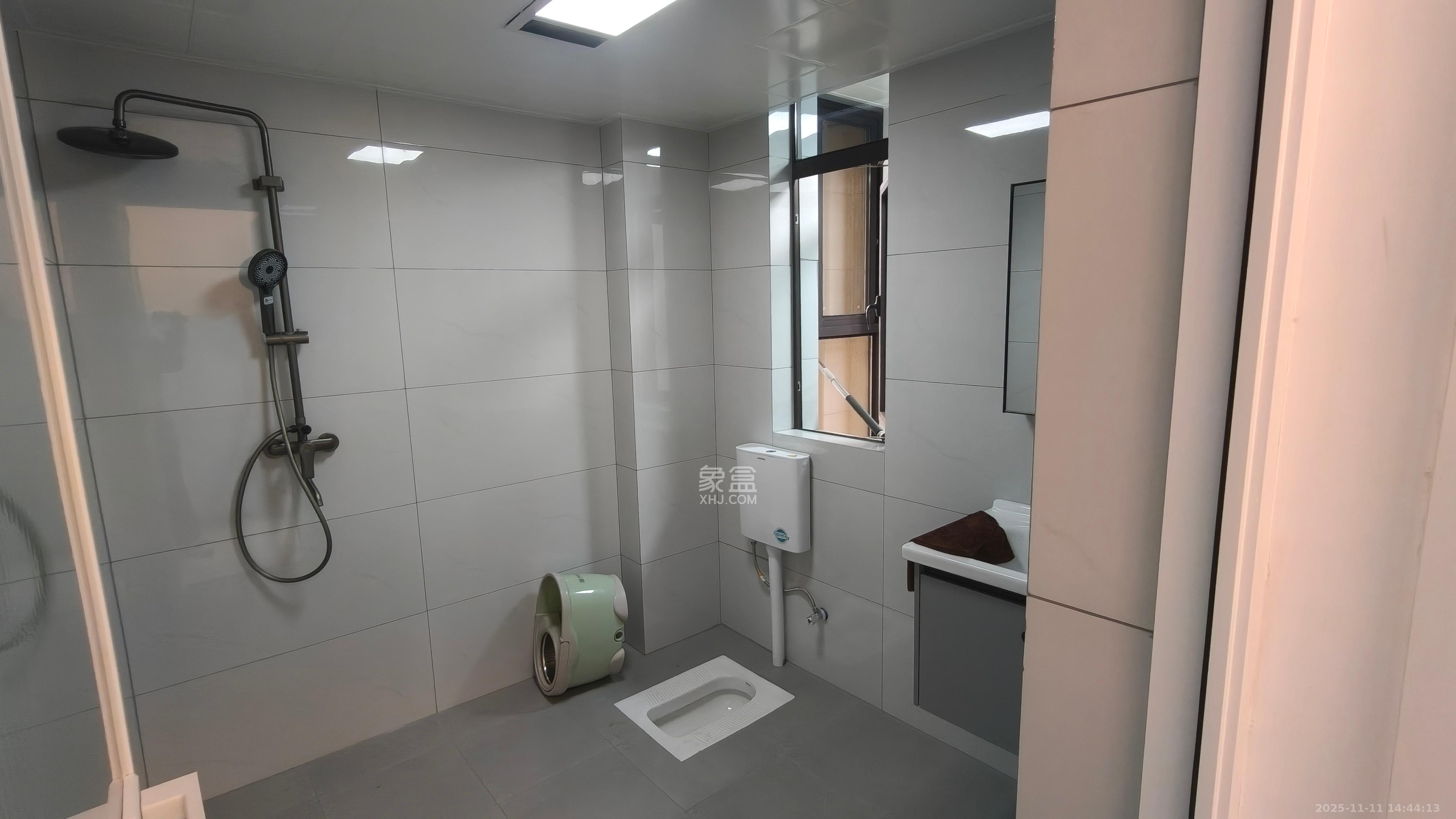 艾美潇湘  3室1厅2卫    1850.0元/月室内图