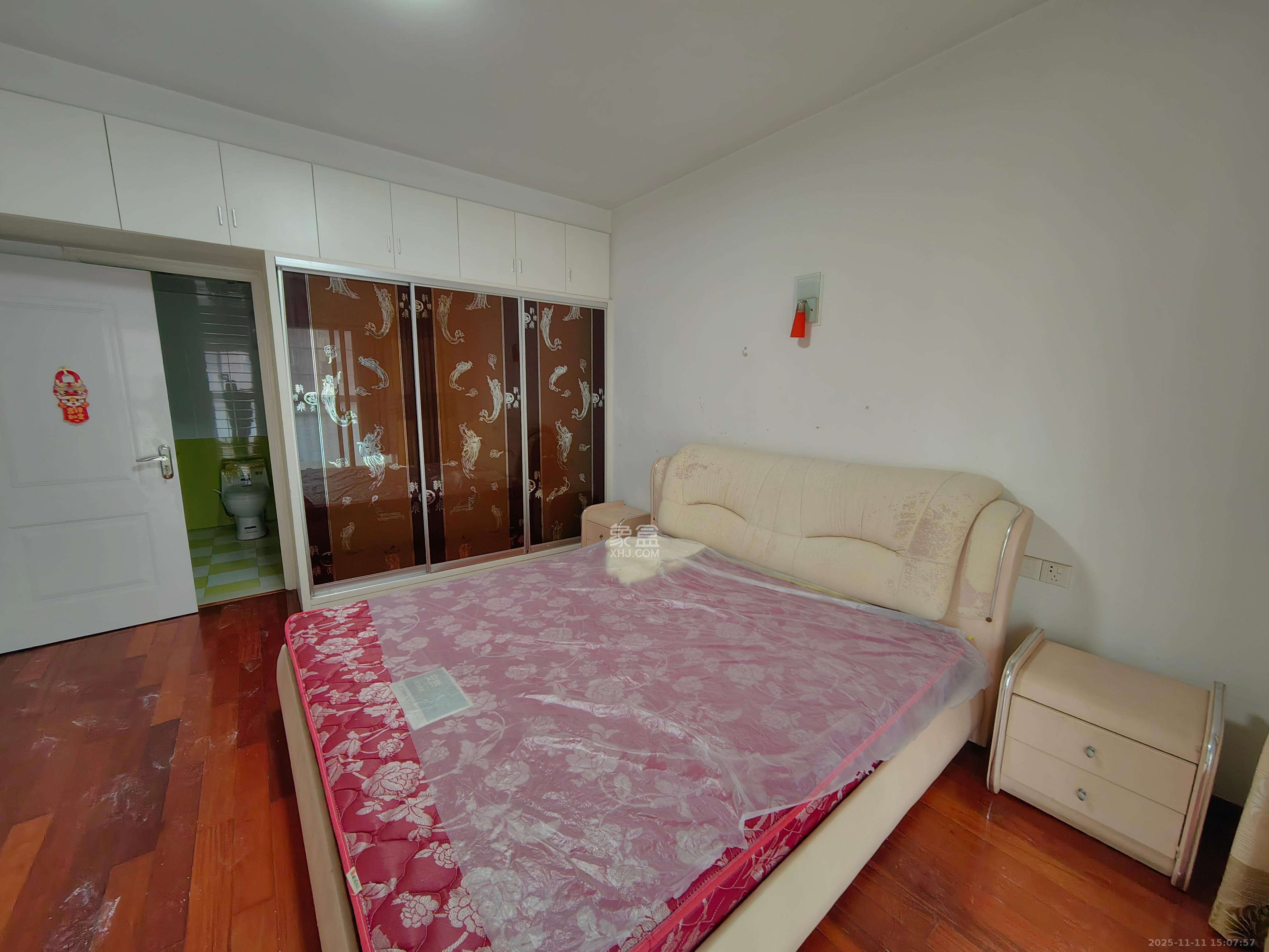 星城雅郡  1室2厅2卫    1500.0元/月室内图