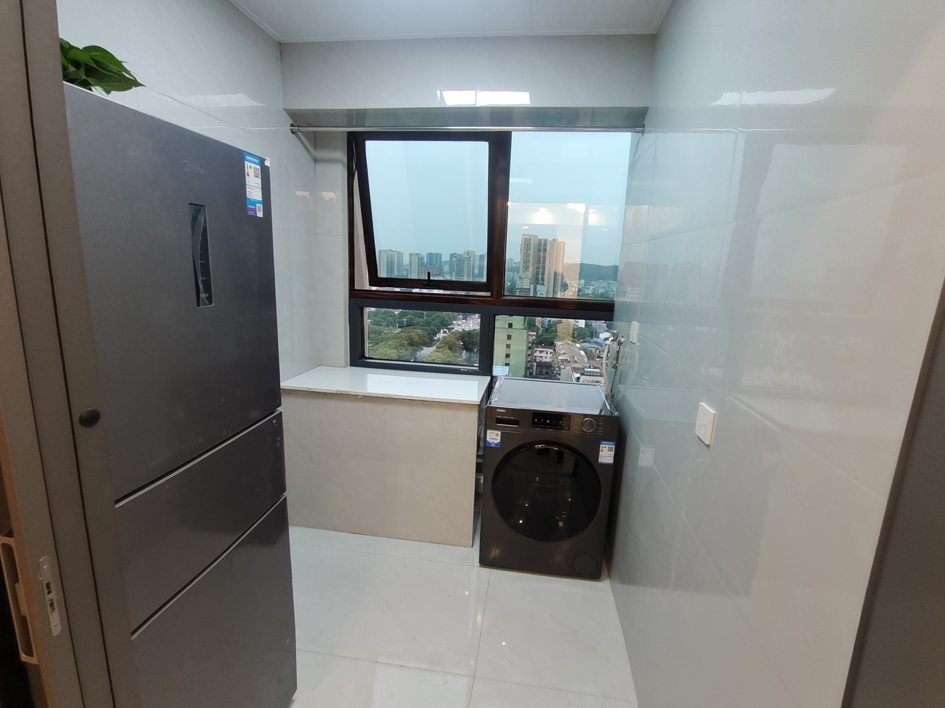 棠湖城市场广场  1室1厅1卫    1000.0元/月室内图