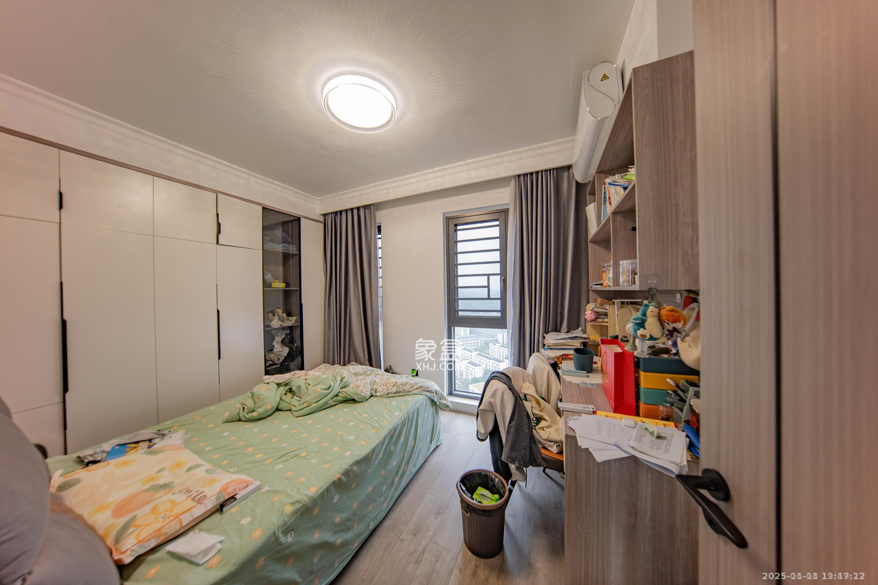 枫华府第 3室2厅1卫 2300.0元/月 枫华府第 3室2厅1卫 2300.0元/月室内图