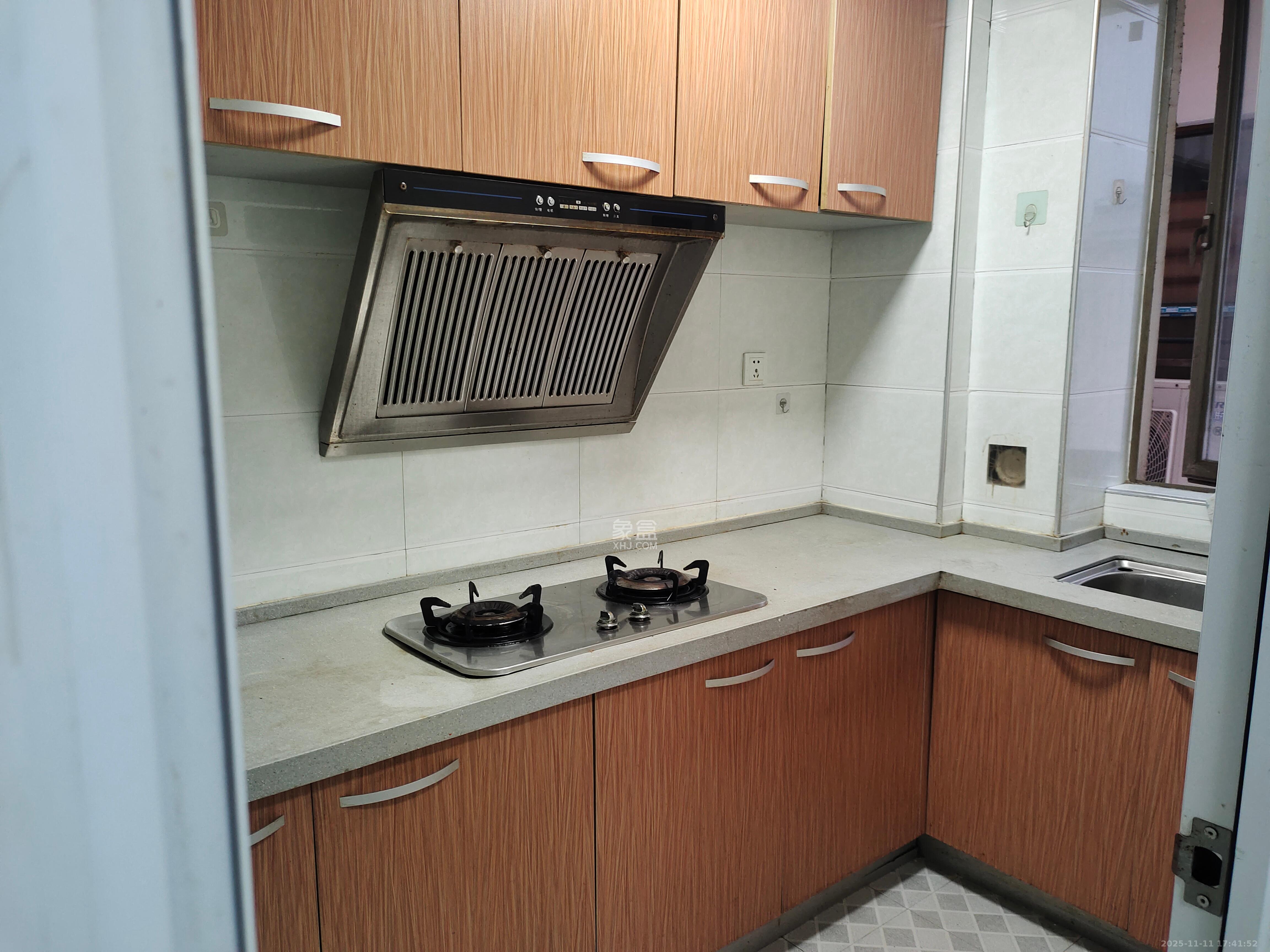 米兰春天  2室2厅1卫    1650.0元/月室内图