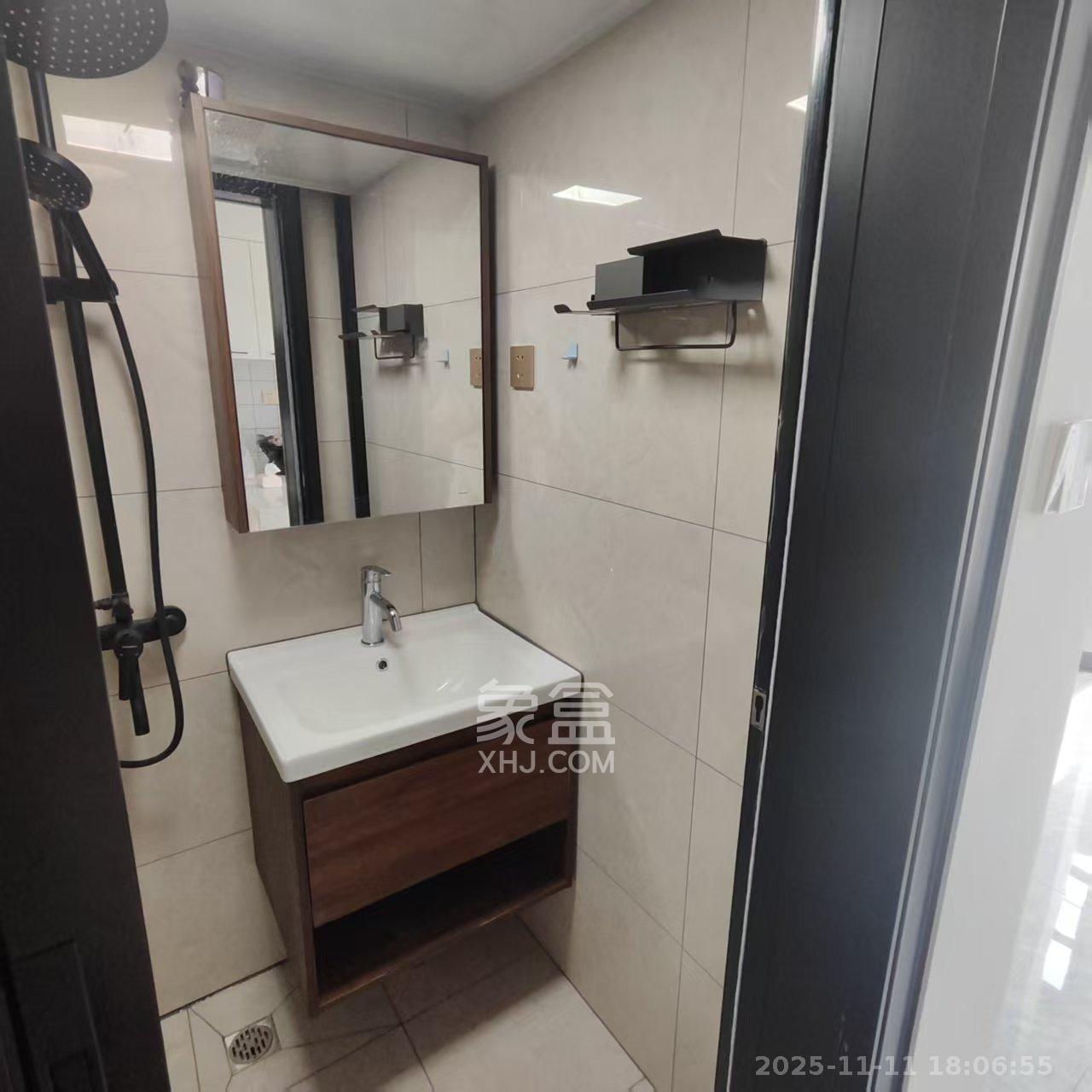 万科金色梦想A区  1室1厅1卫    1900.0元/月室内图