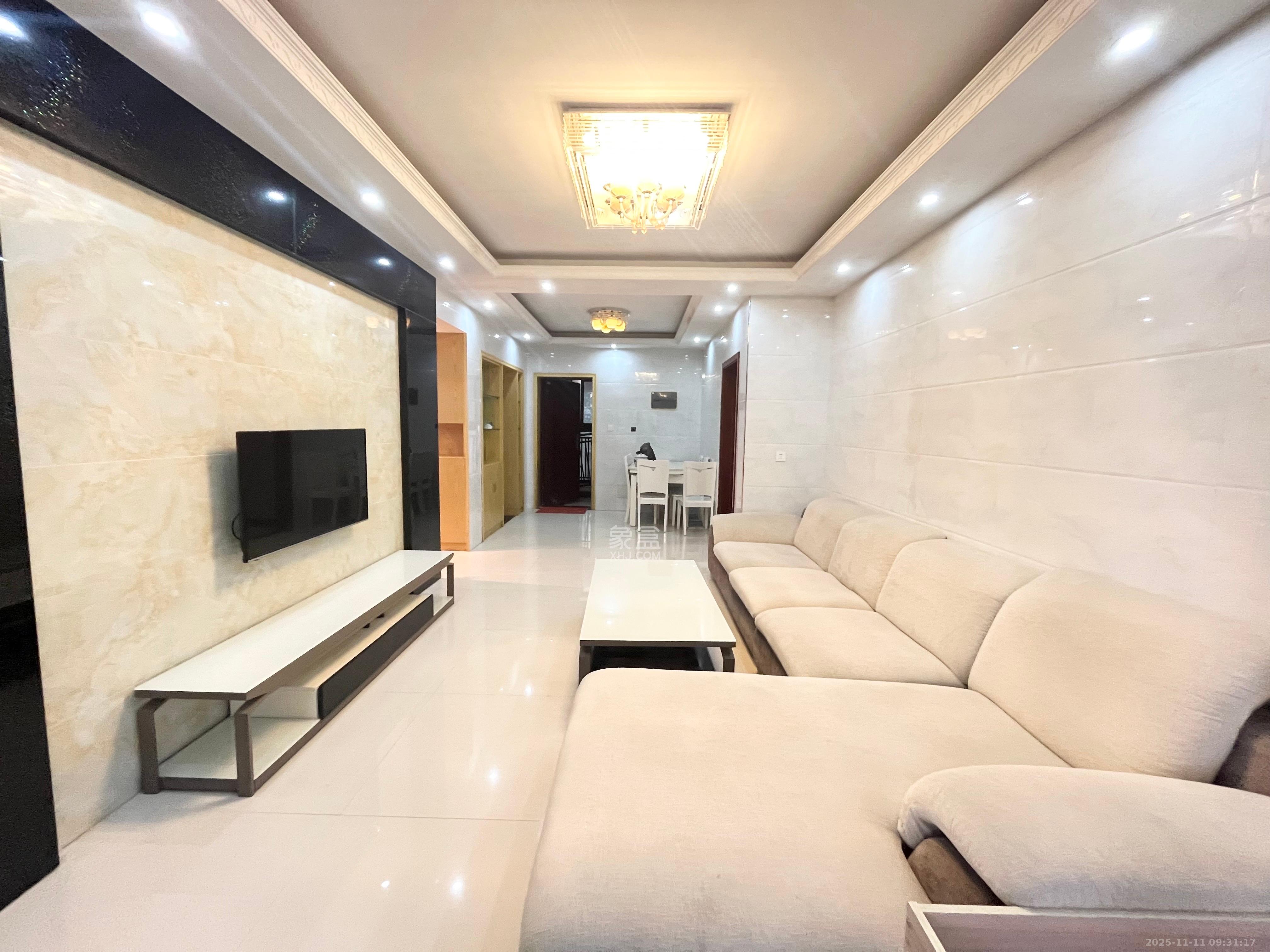 保利麓谷林语C区  2室2厅1卫    2300.0元/月室内图